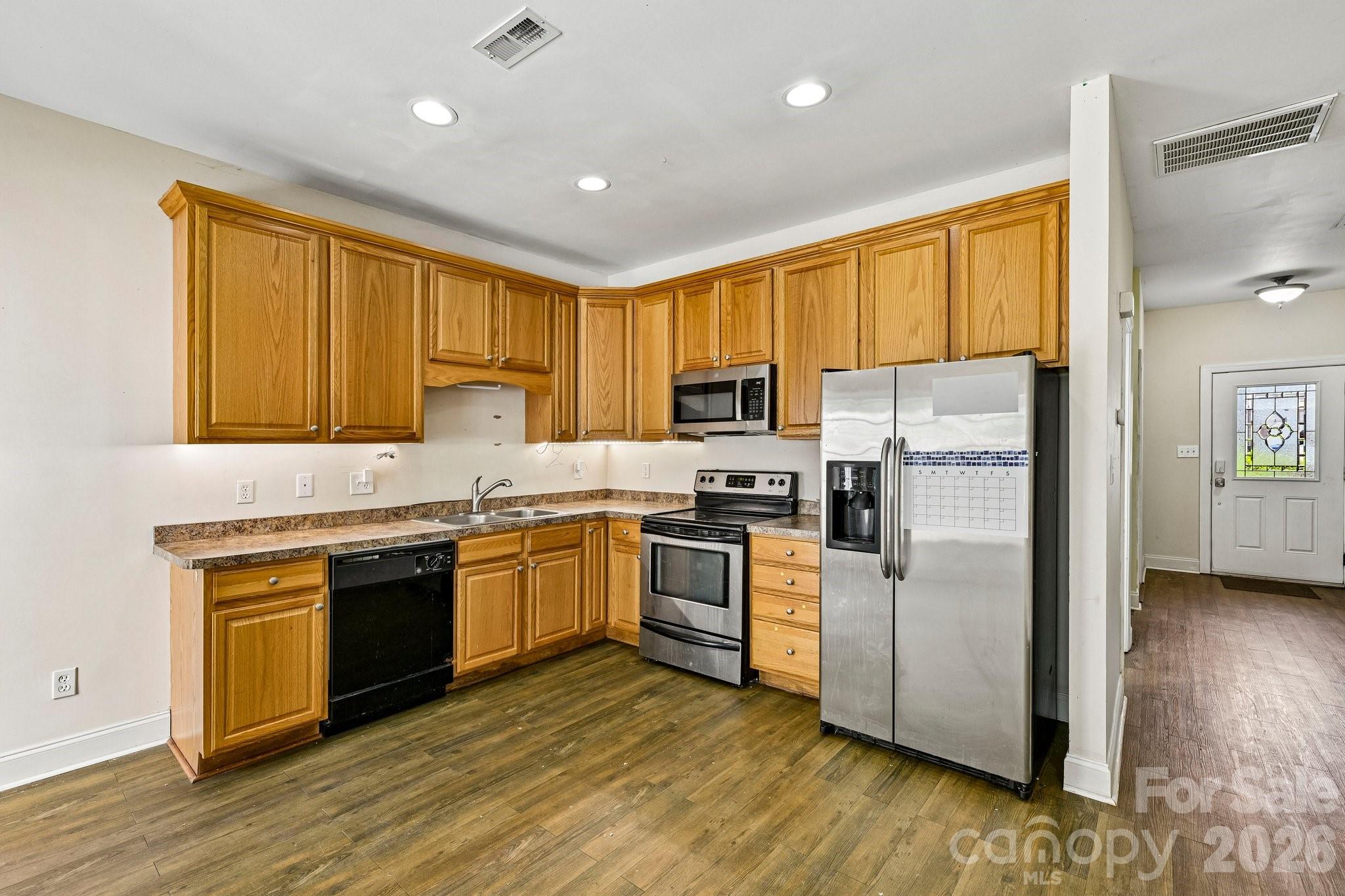 109 Sherman Oaks Lane Property Photo 8