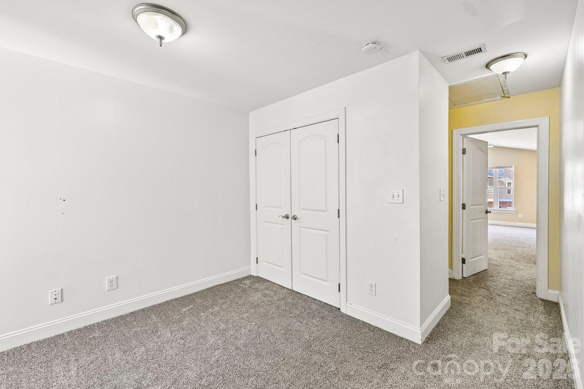 109 Sherman Oaks Lane Property Photo 13