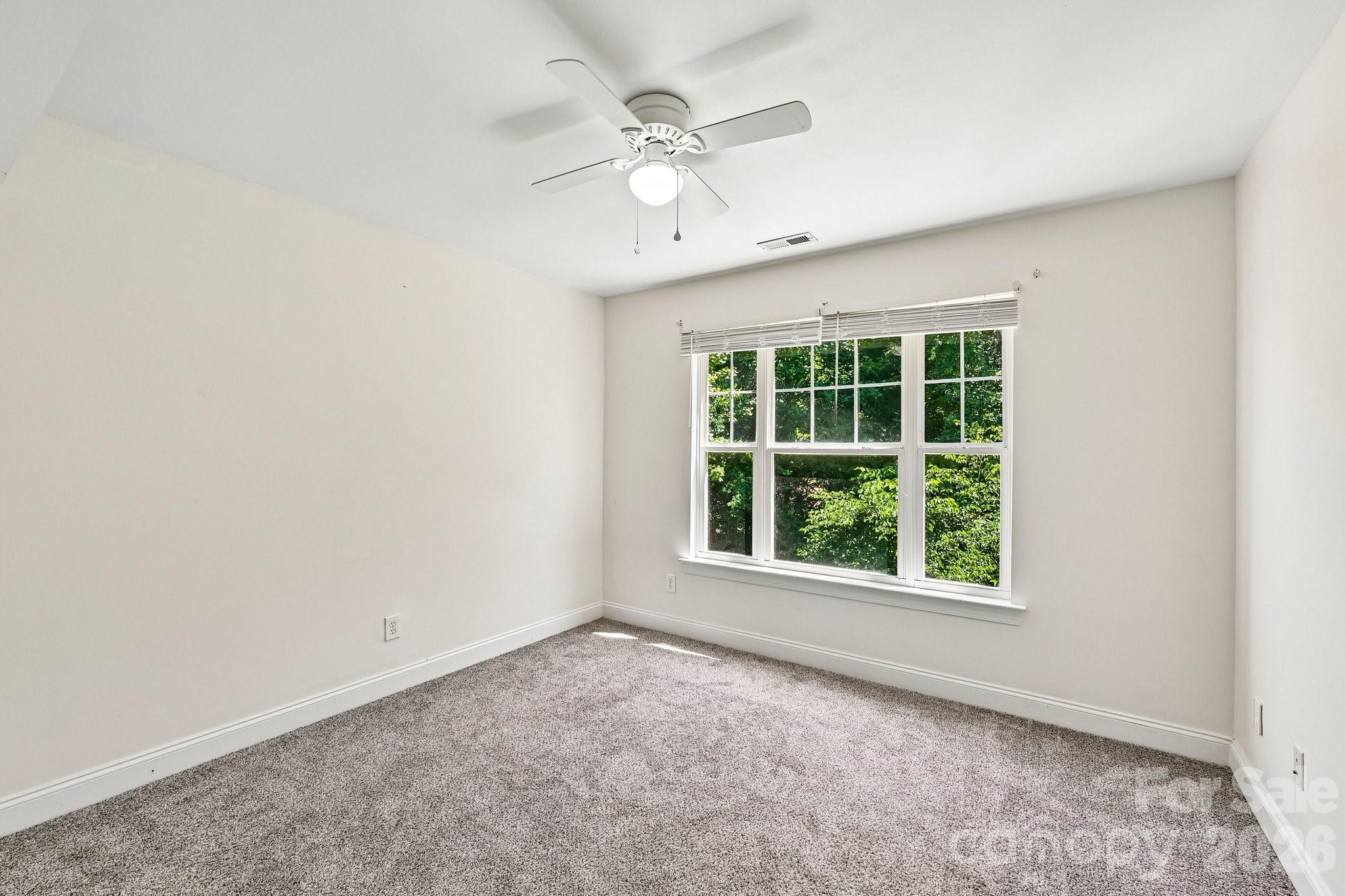 109 Sherman Oaks Lane Property Photo 14