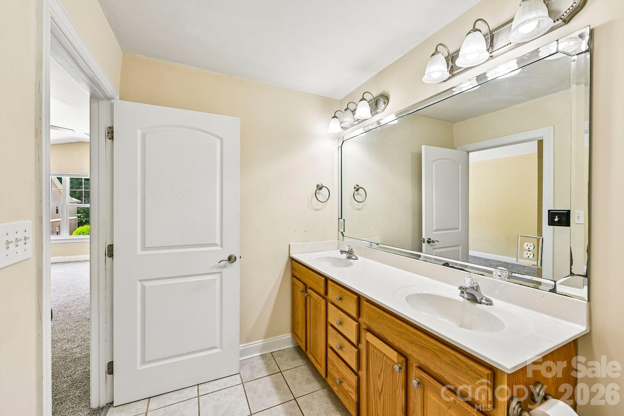 109 Sherman Oaks Lane Property Photo 19