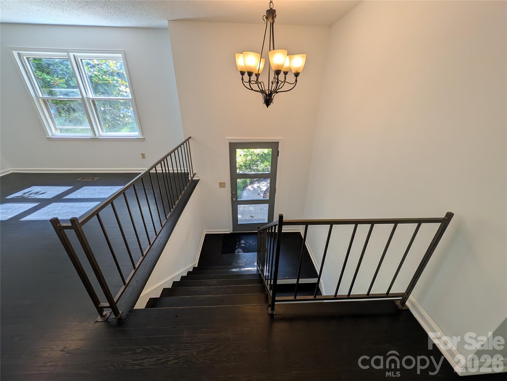 3822 Newhall Drive Property Photo 3