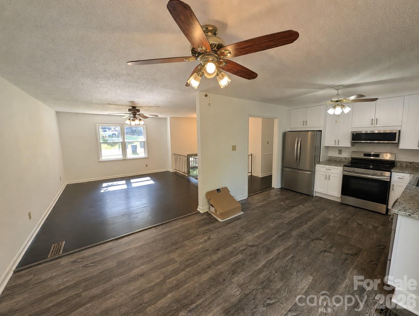 3822 Newhall Drive Property Photo 5