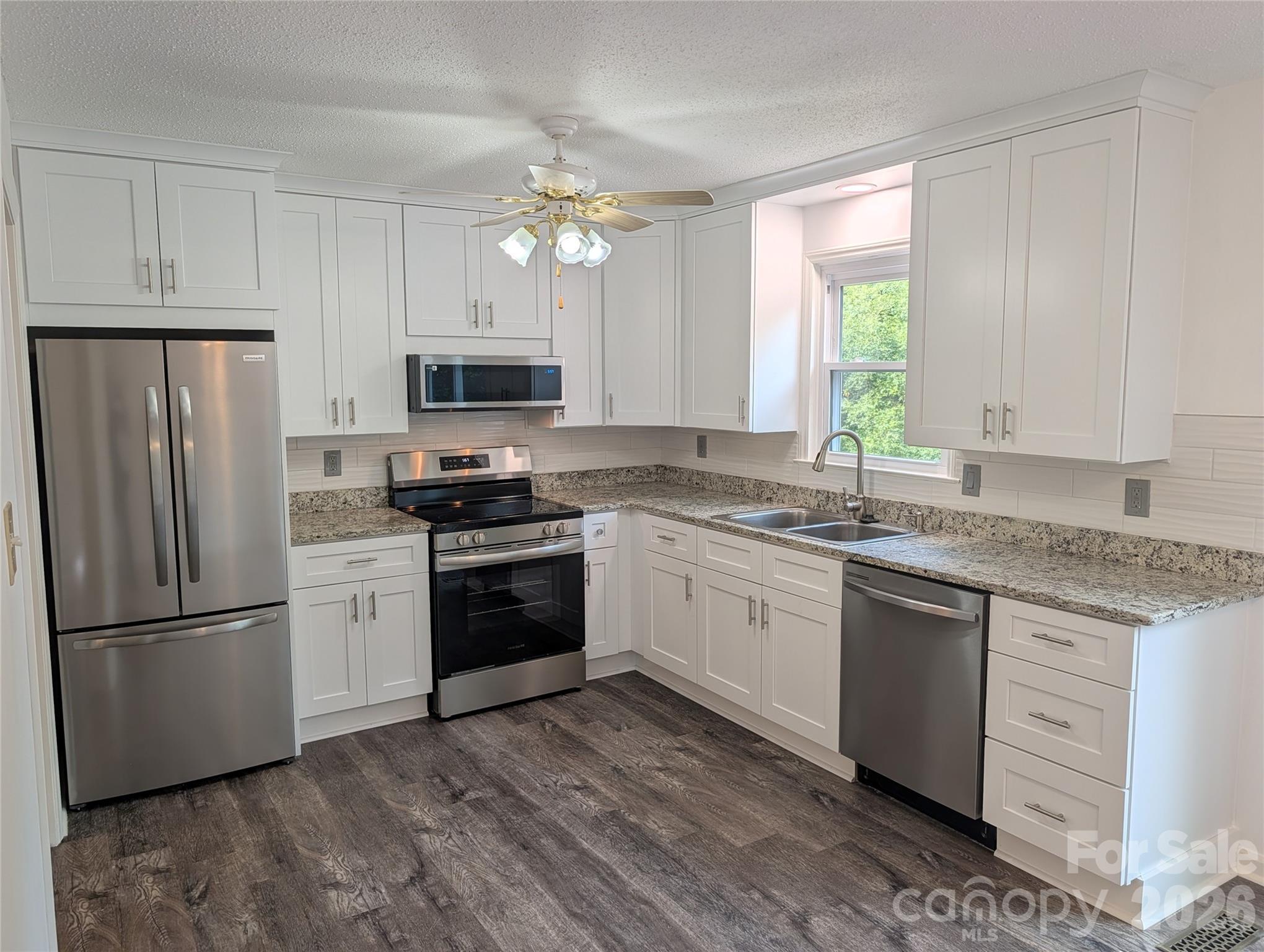 3822 Newhall Drive Property Photo 6