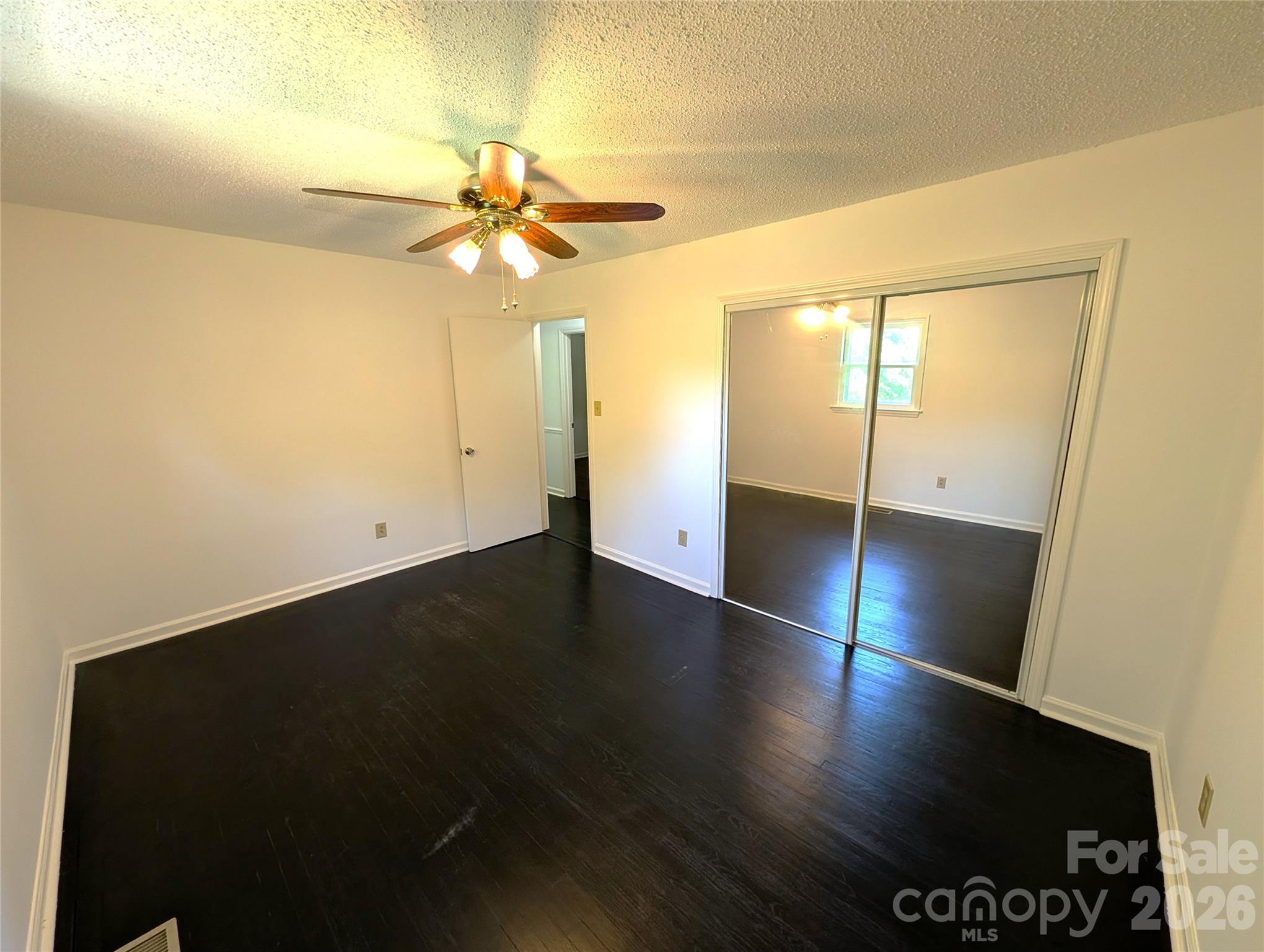 3822 Newhall Drive Property Photo 8
