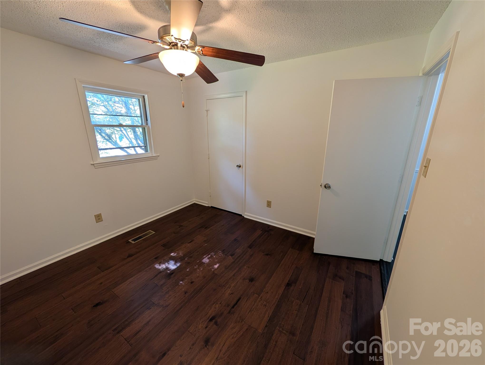 3822 Newhall Drive Property Photo 9