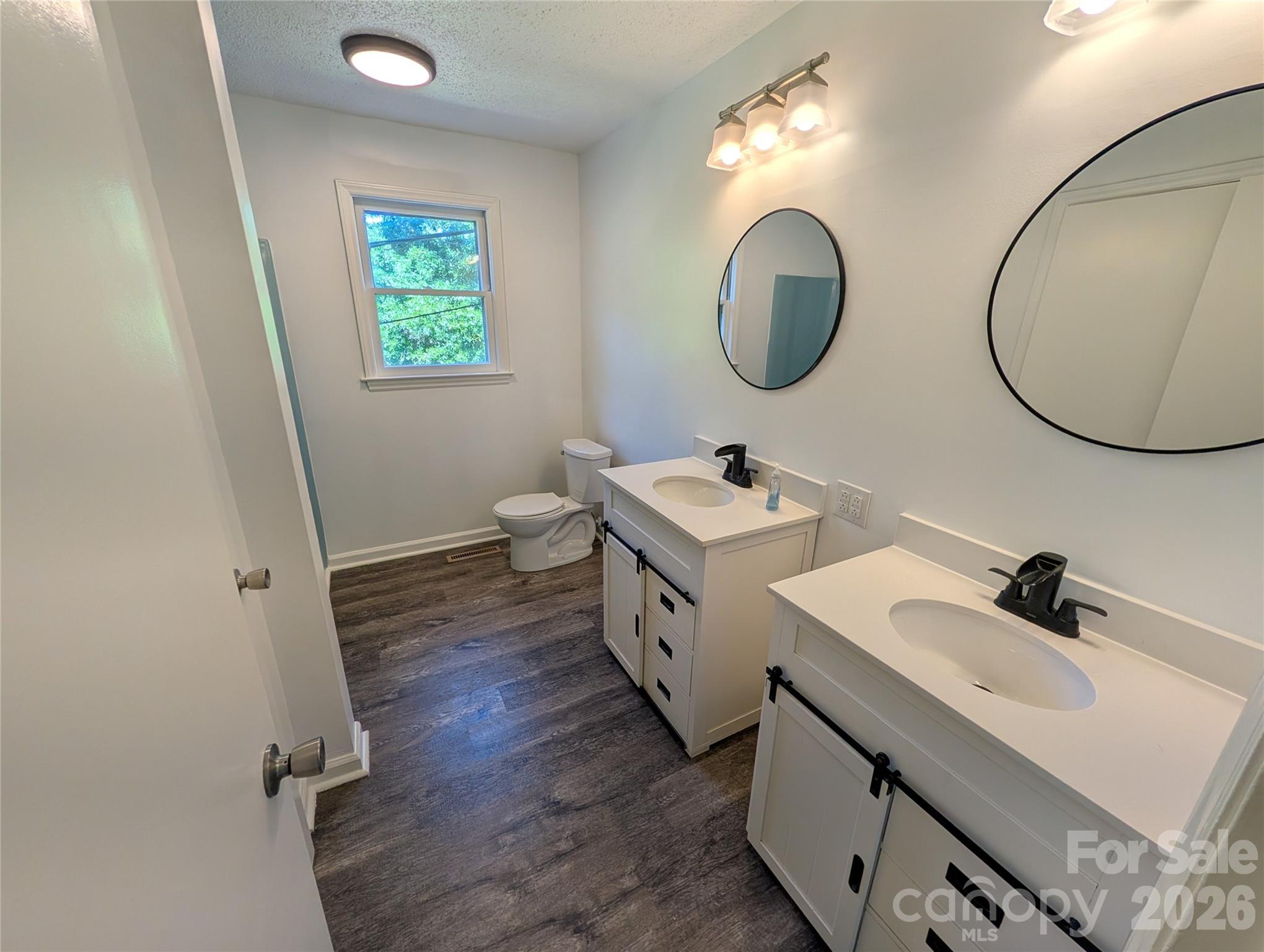 3822 Newhall Drive Property Photo 10