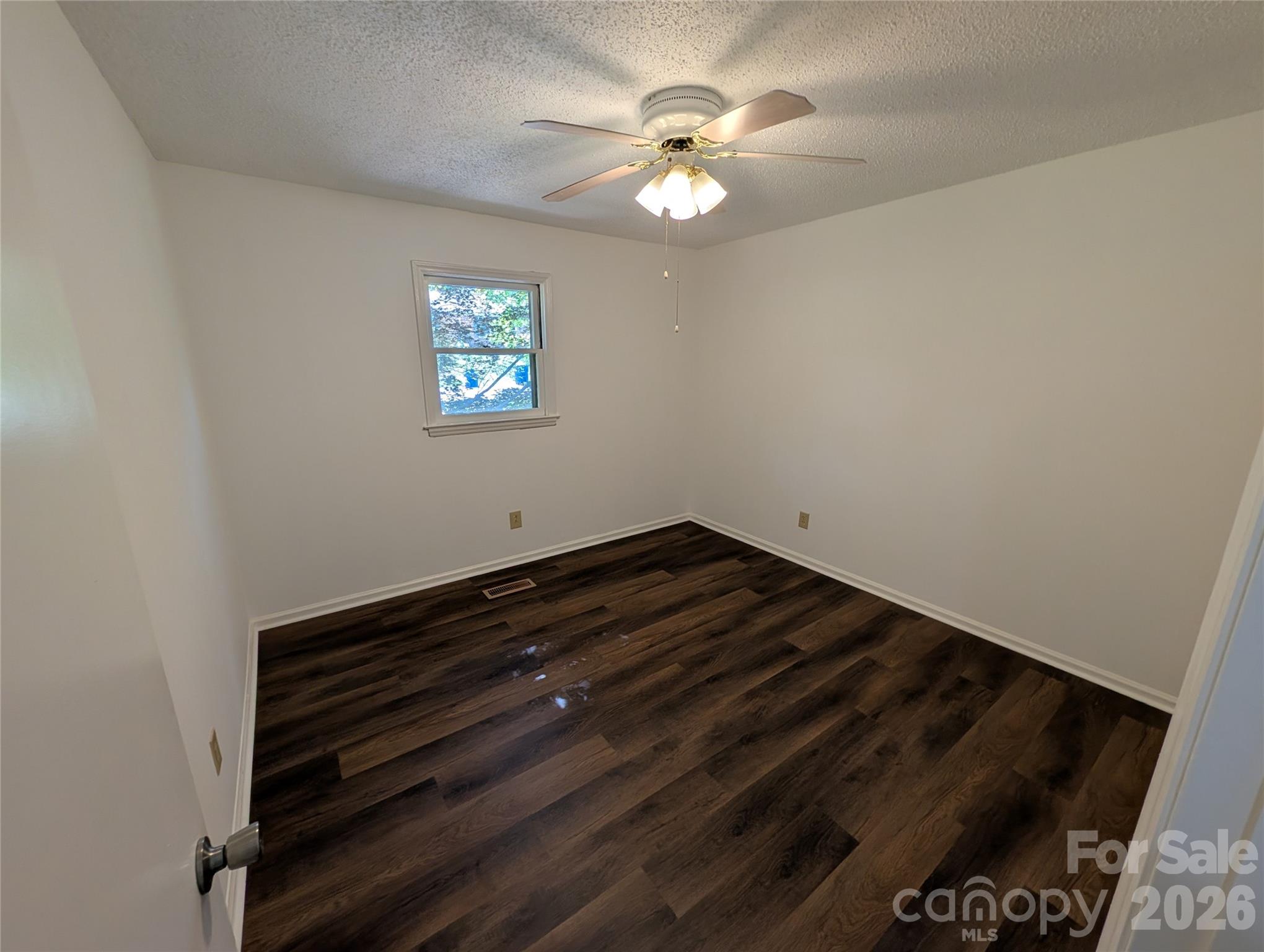 3822 Newhall Drive Property Photo 11