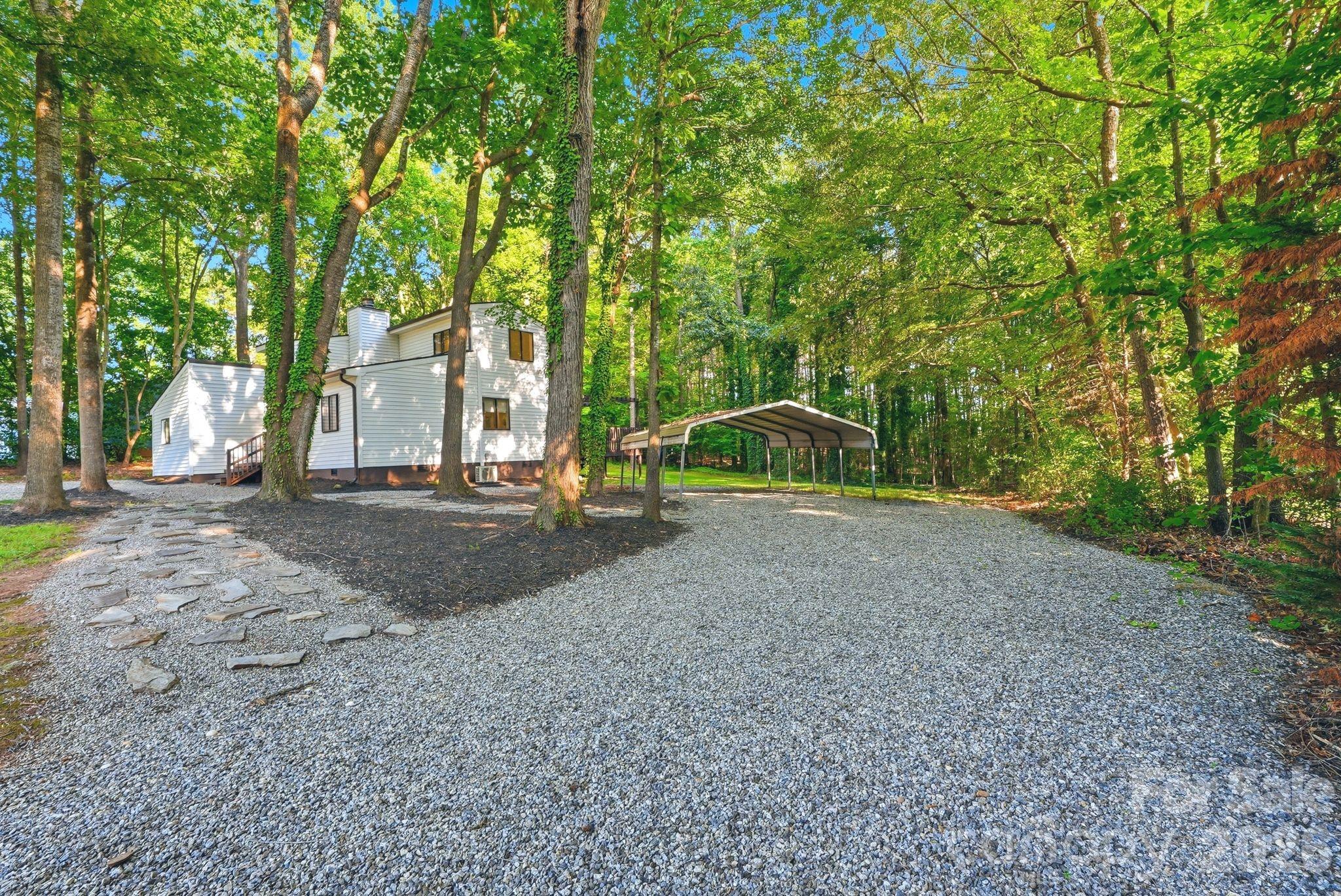 127 Rustic Way Lane Property Photo 2