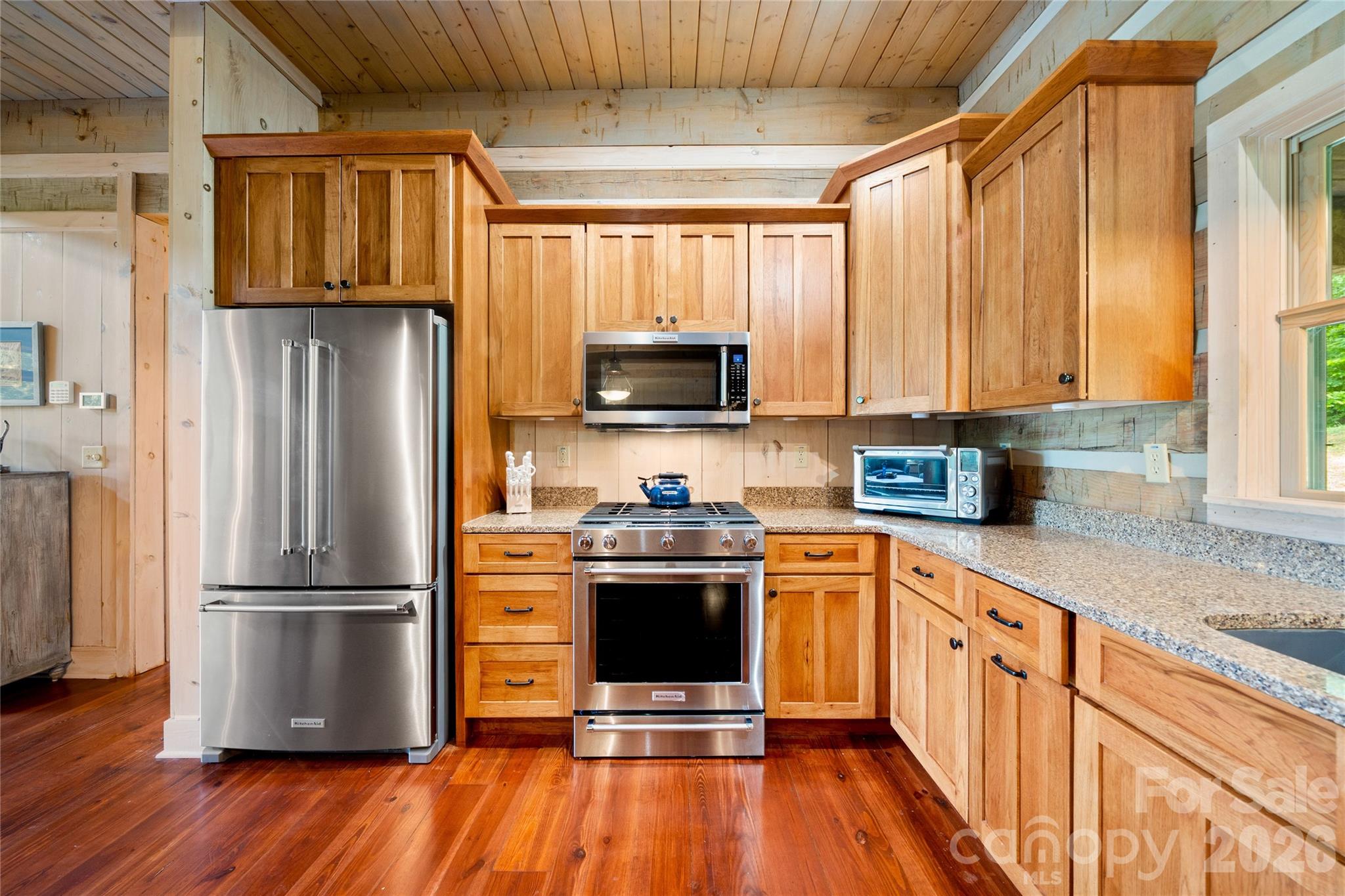 170 Cradling Cove Property Photo 14