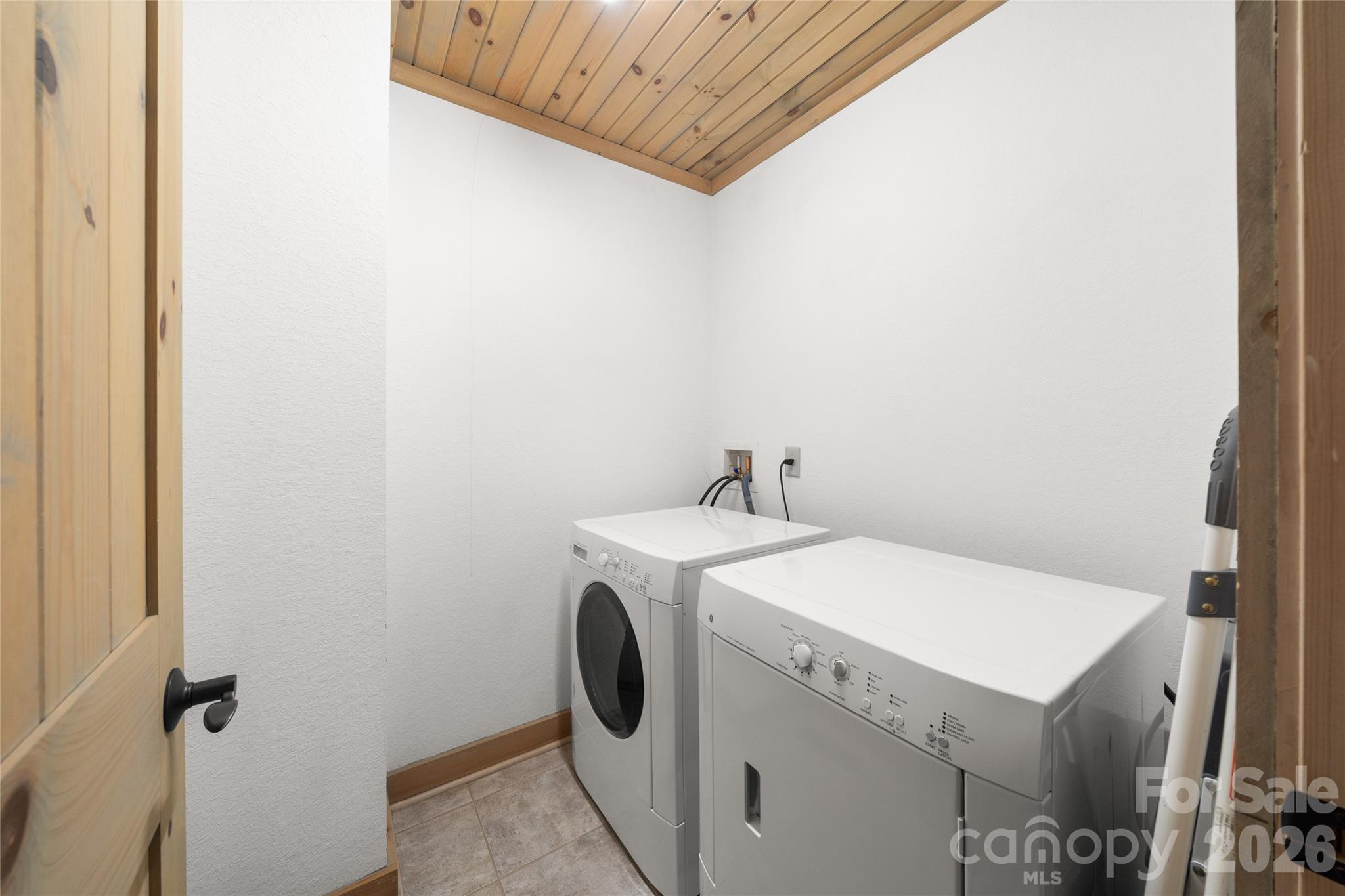 170 Cradling Cove Property Photo 29