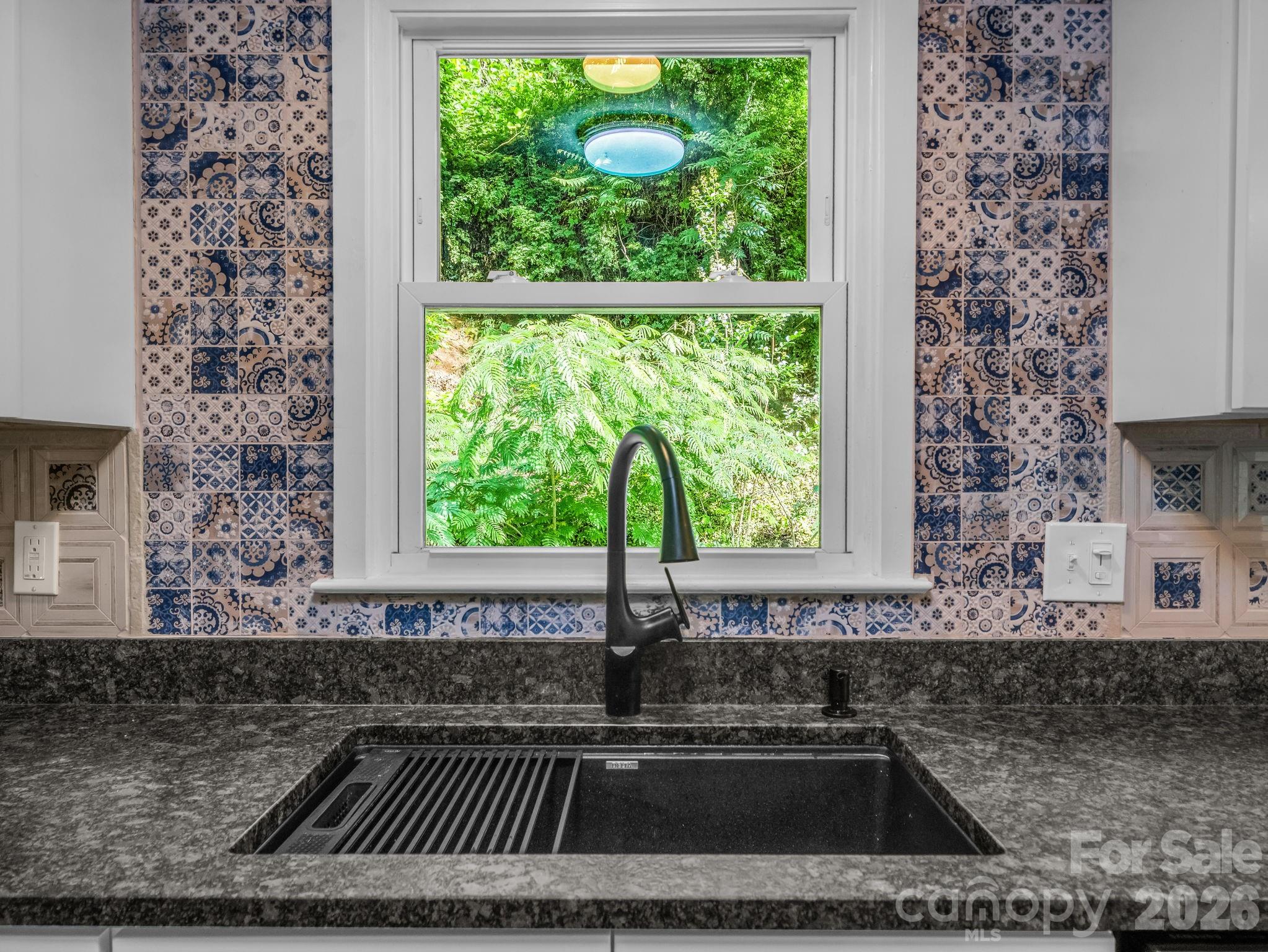 395 E Howard Street Property Photo 18
