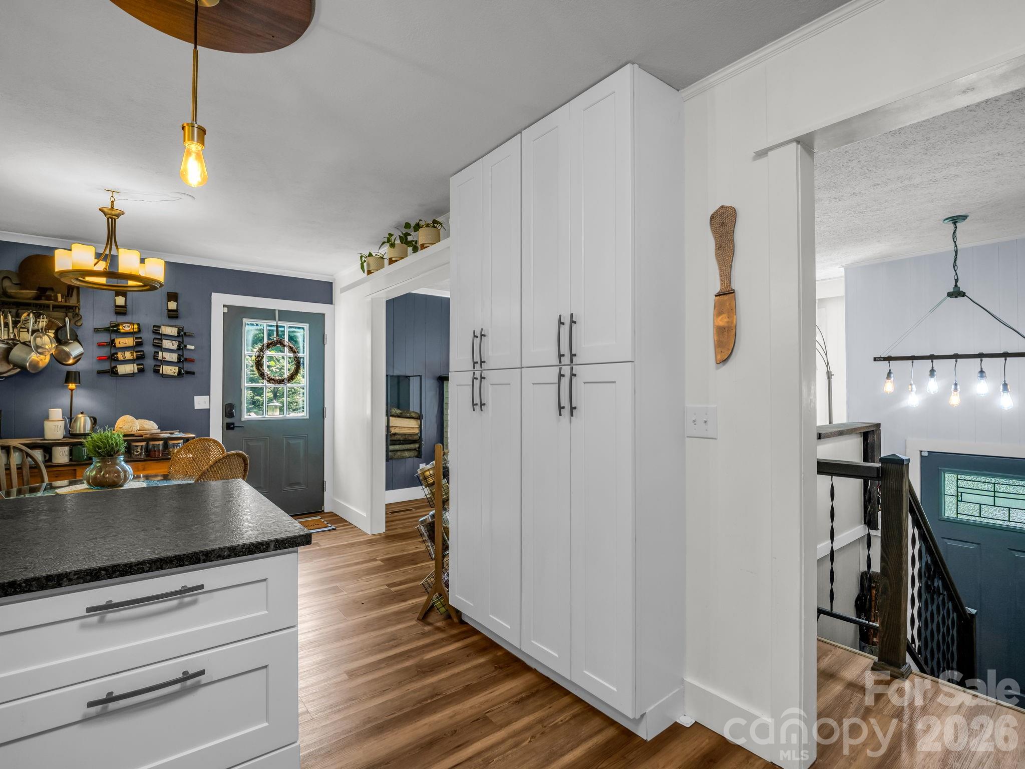 395 E Howard Street Property Photo 19
