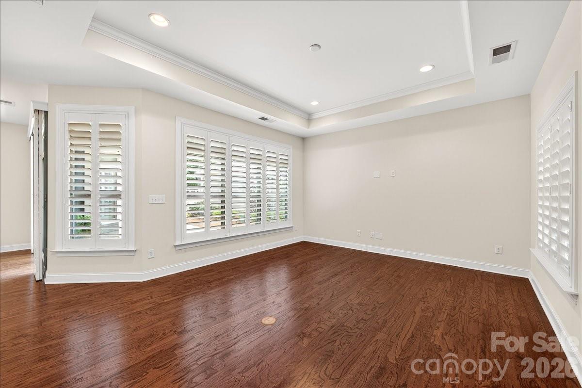 1012 Avalon Place Property Photo 6