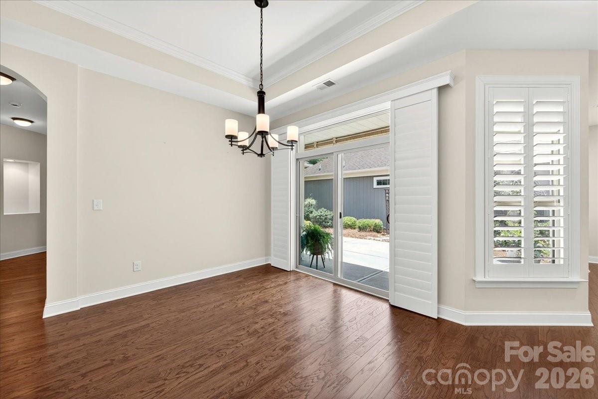 1012 Avalon Place Property Photo 8