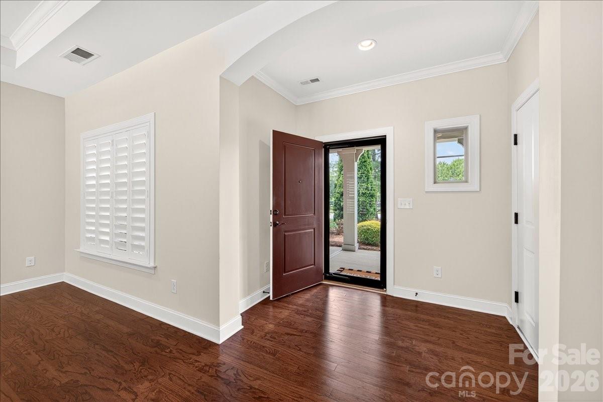 1012 Avalon Place Property Photo 10