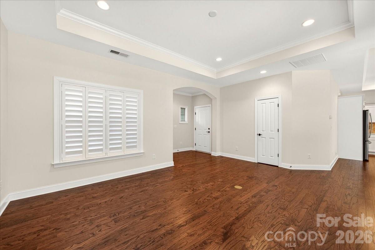 1012 Avalon Place Property Photo 11