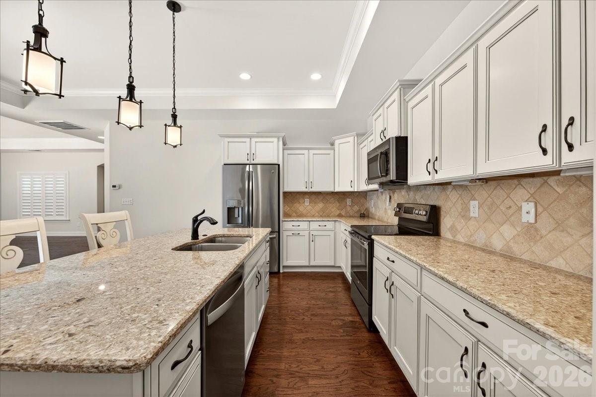 1012 Avalon Place Property Photo 16