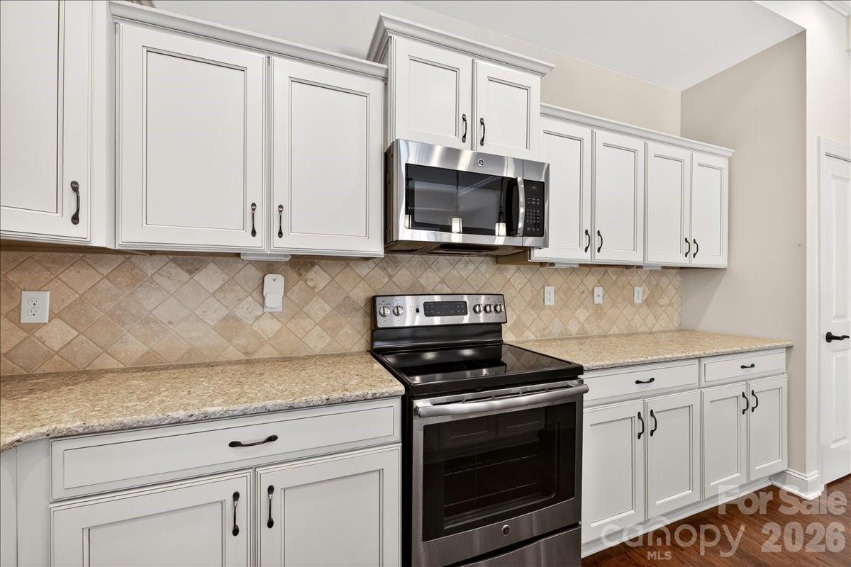 1012 Avalon Place Property Photo 17