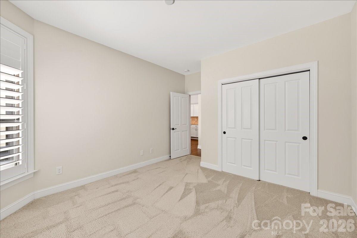 1012 Avalon Place Property Photo 22