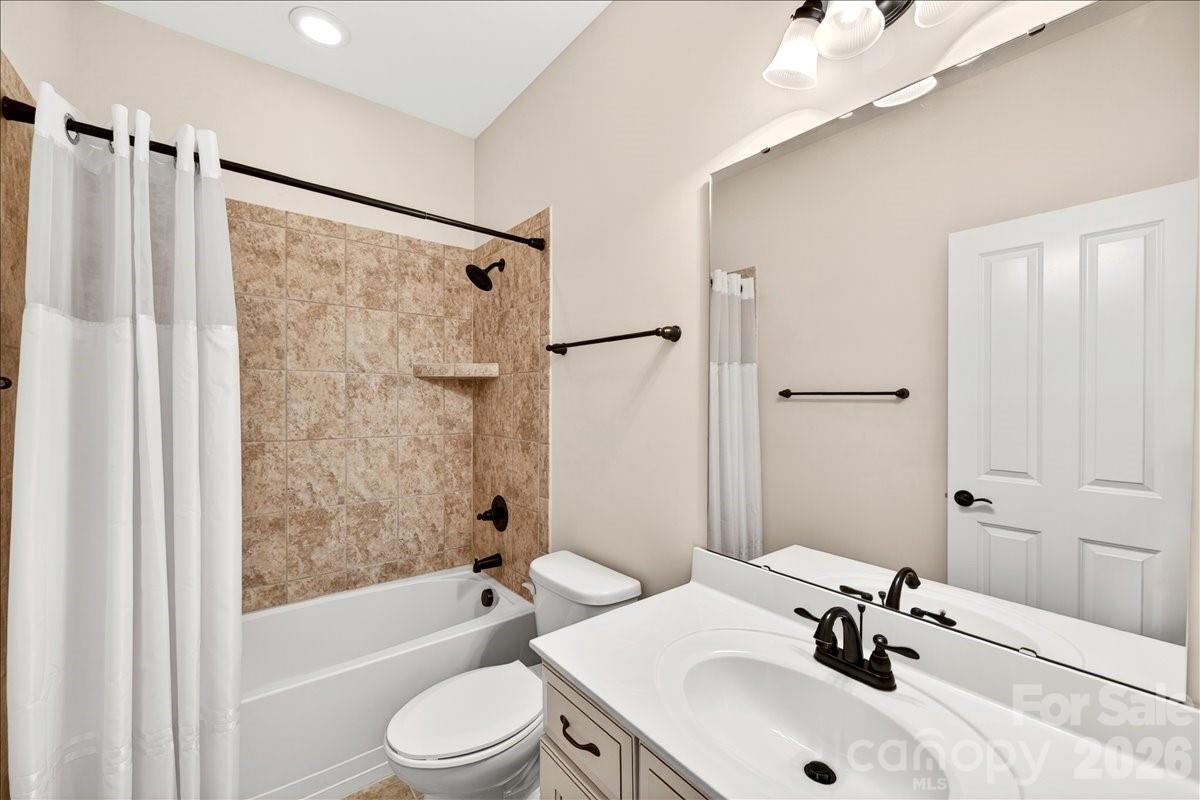 1012 Avalon Place Property Photo 23