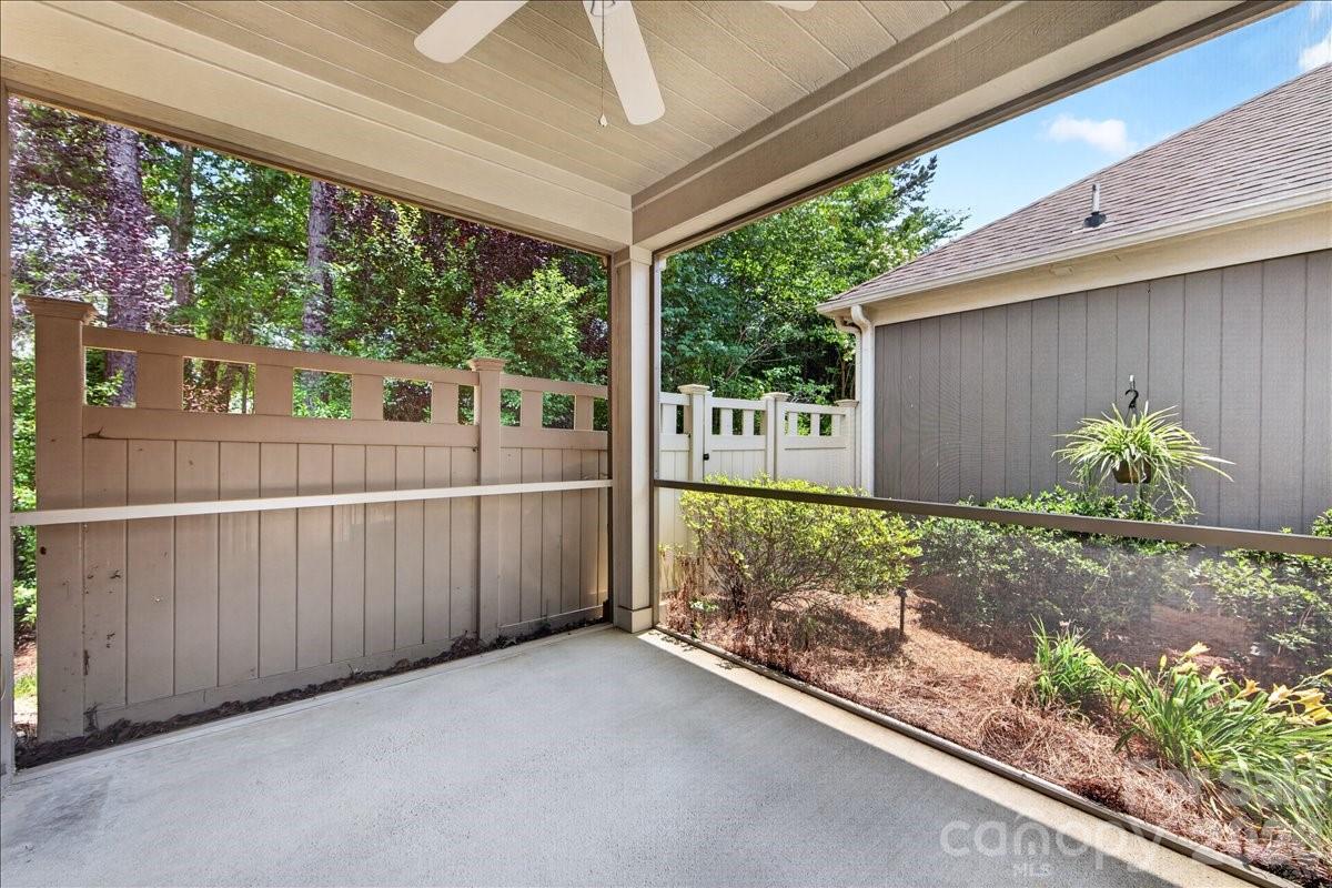 1012 Avalon Place Property Photo 33