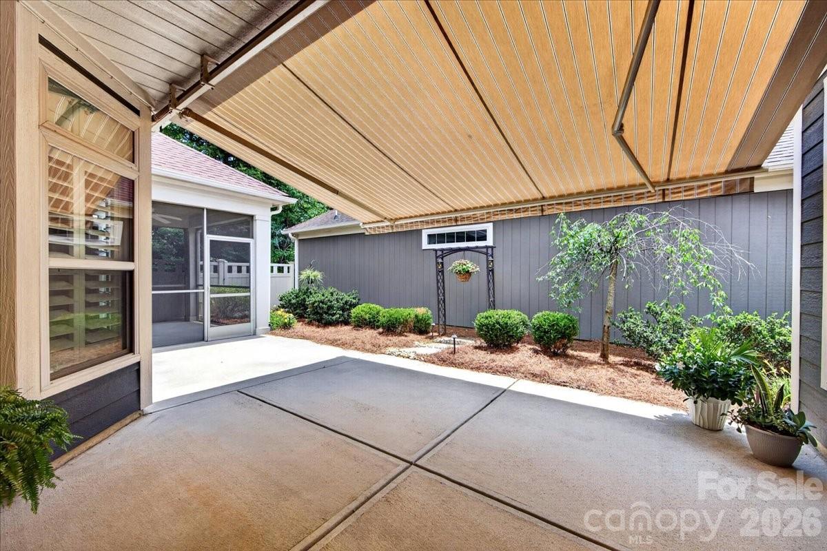 1012 Avalon Place Property Photo 36