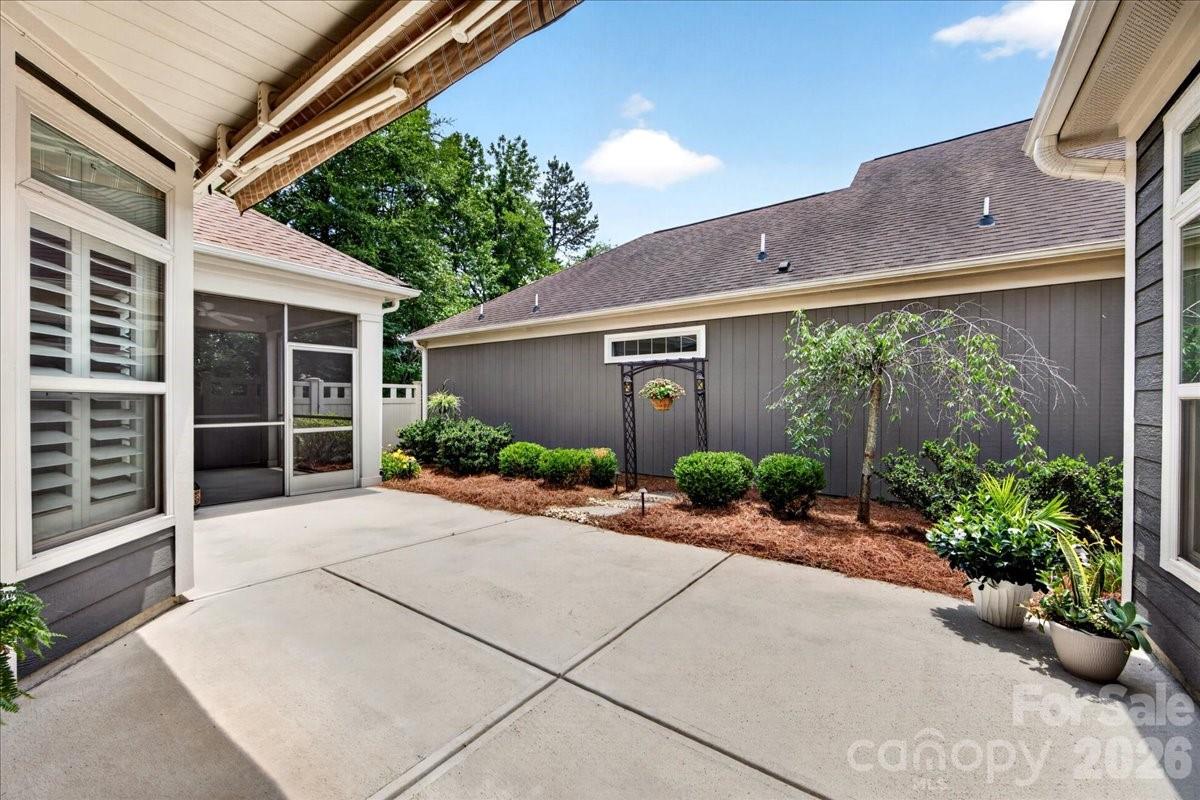 1012 Avalon Place Property Photo 37