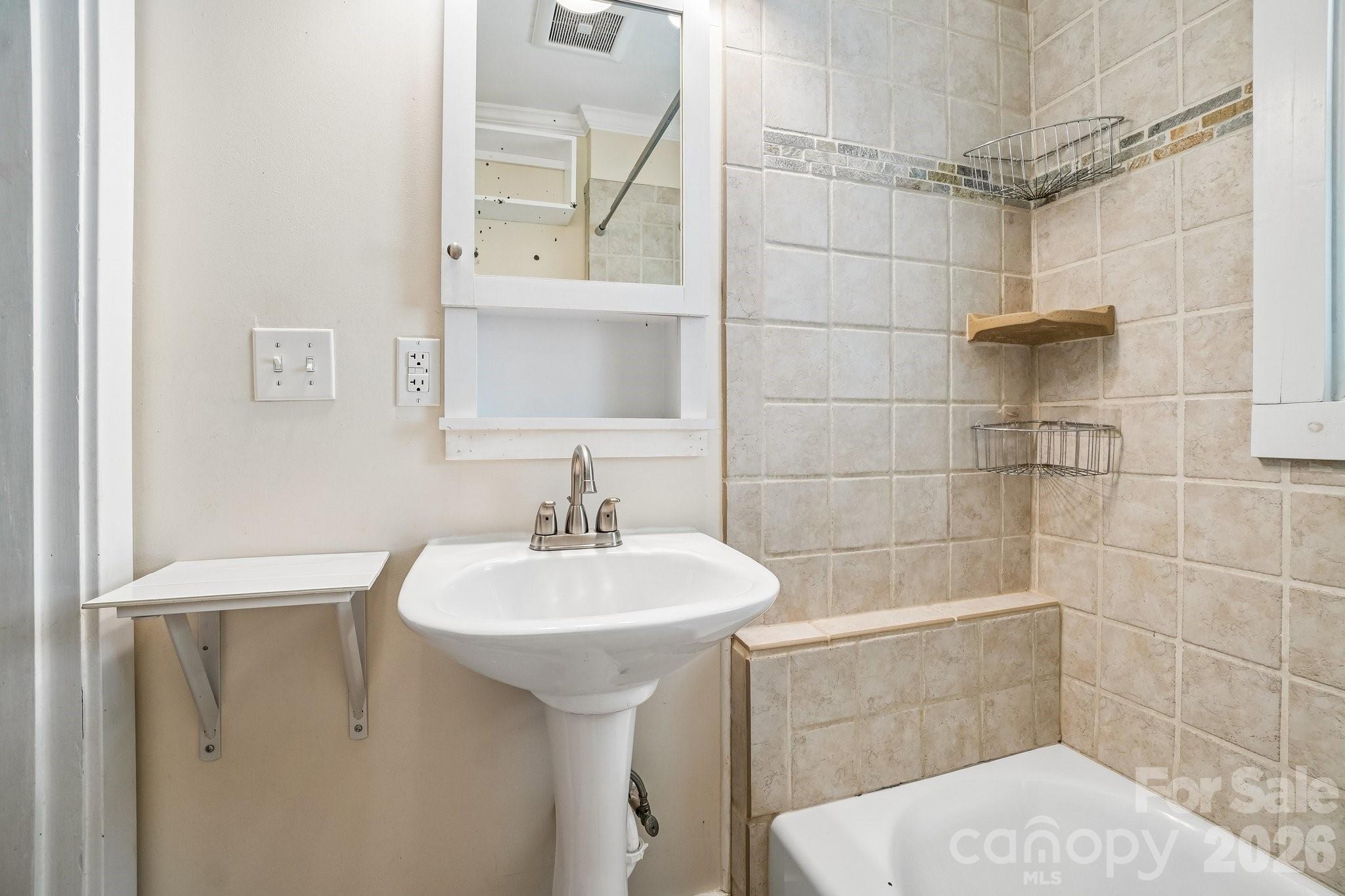 31 Clay Street Property Photo 12