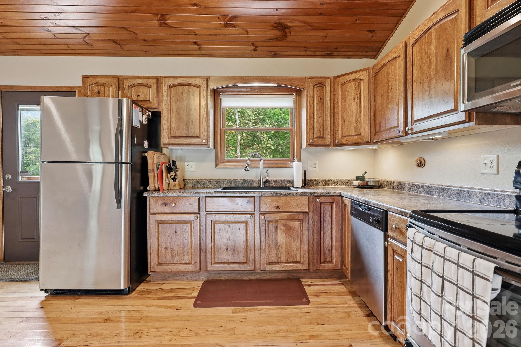 168 Barefoot Cove Property Photo 9