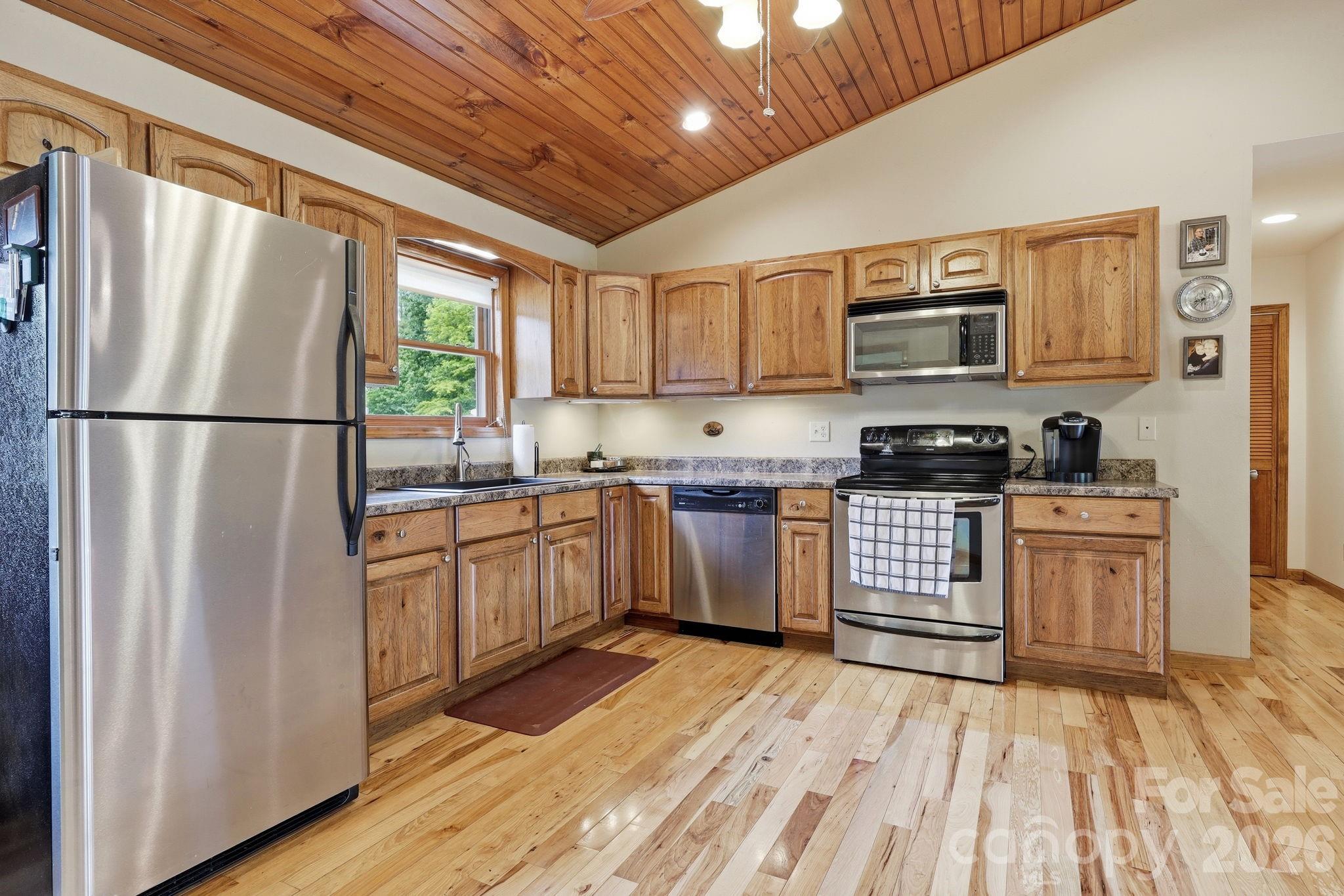 168 Barefoot Cove Property Photo 10
