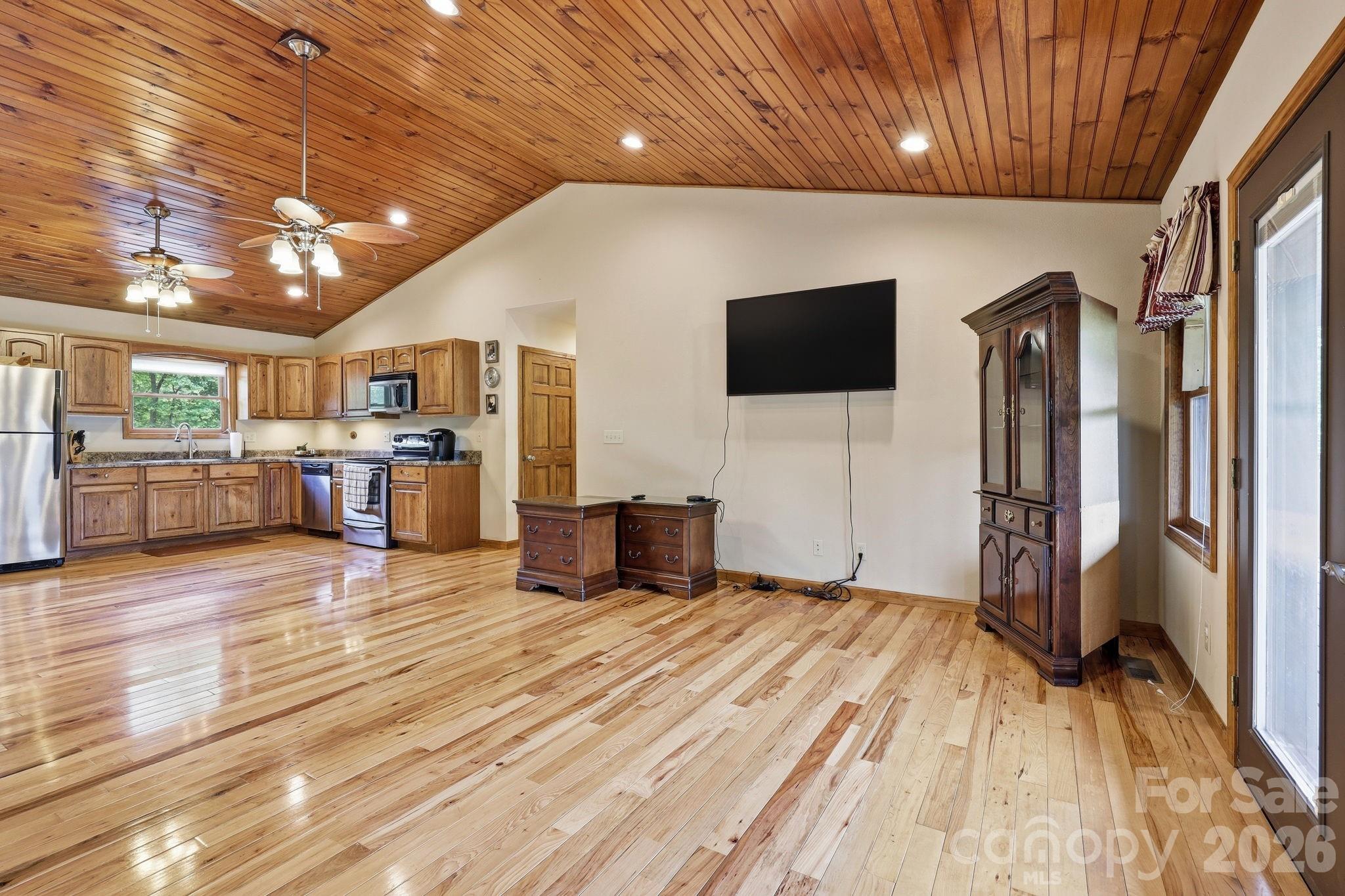 168 Barefoot Cove Property Photo 13