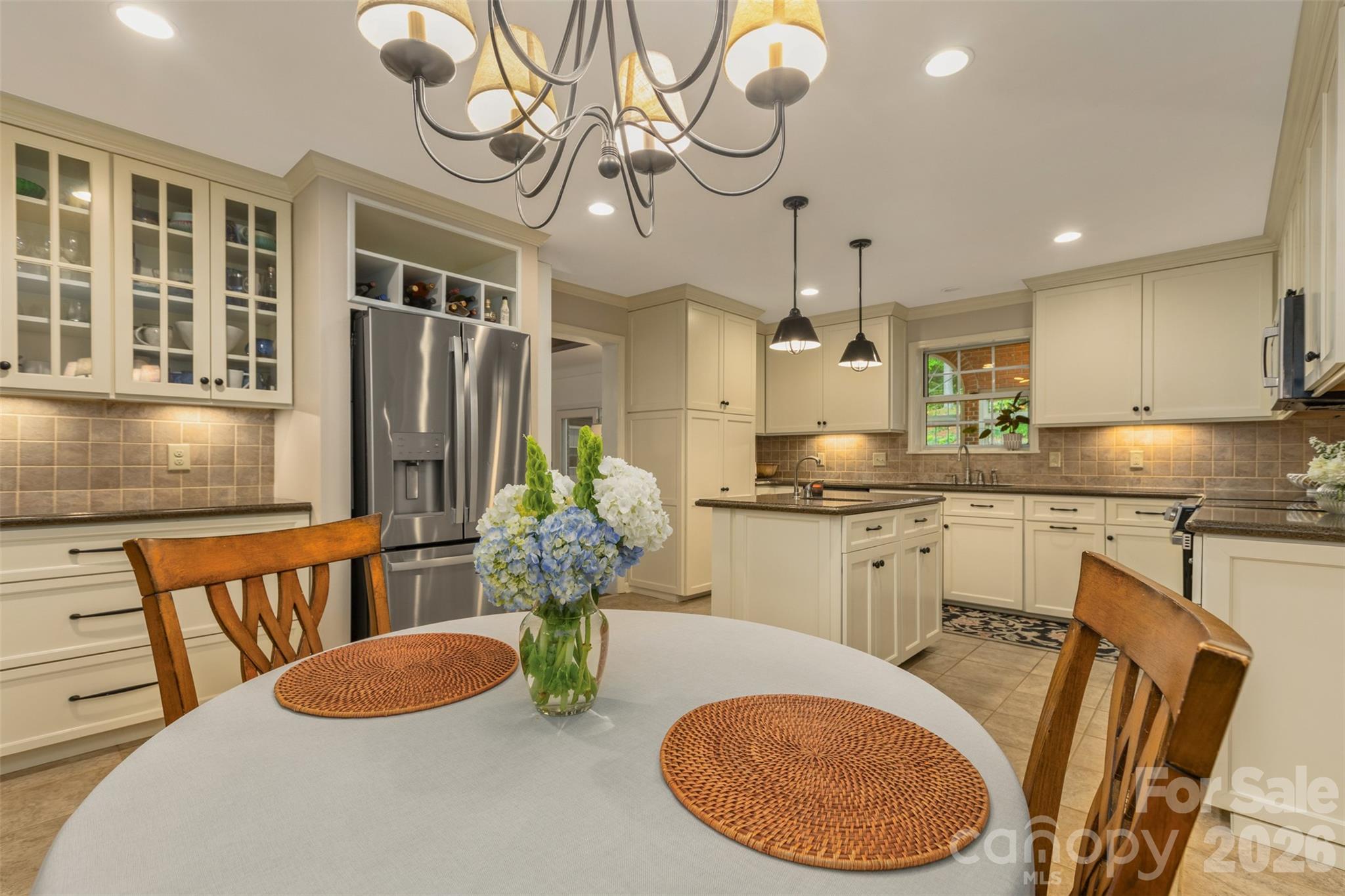 425 Sondley Woods Place Property Photo 12