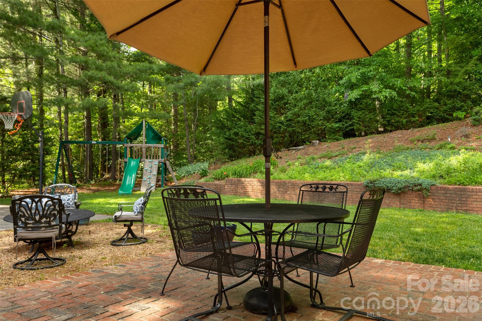 425 Sondley Woods Place Property Photo 33