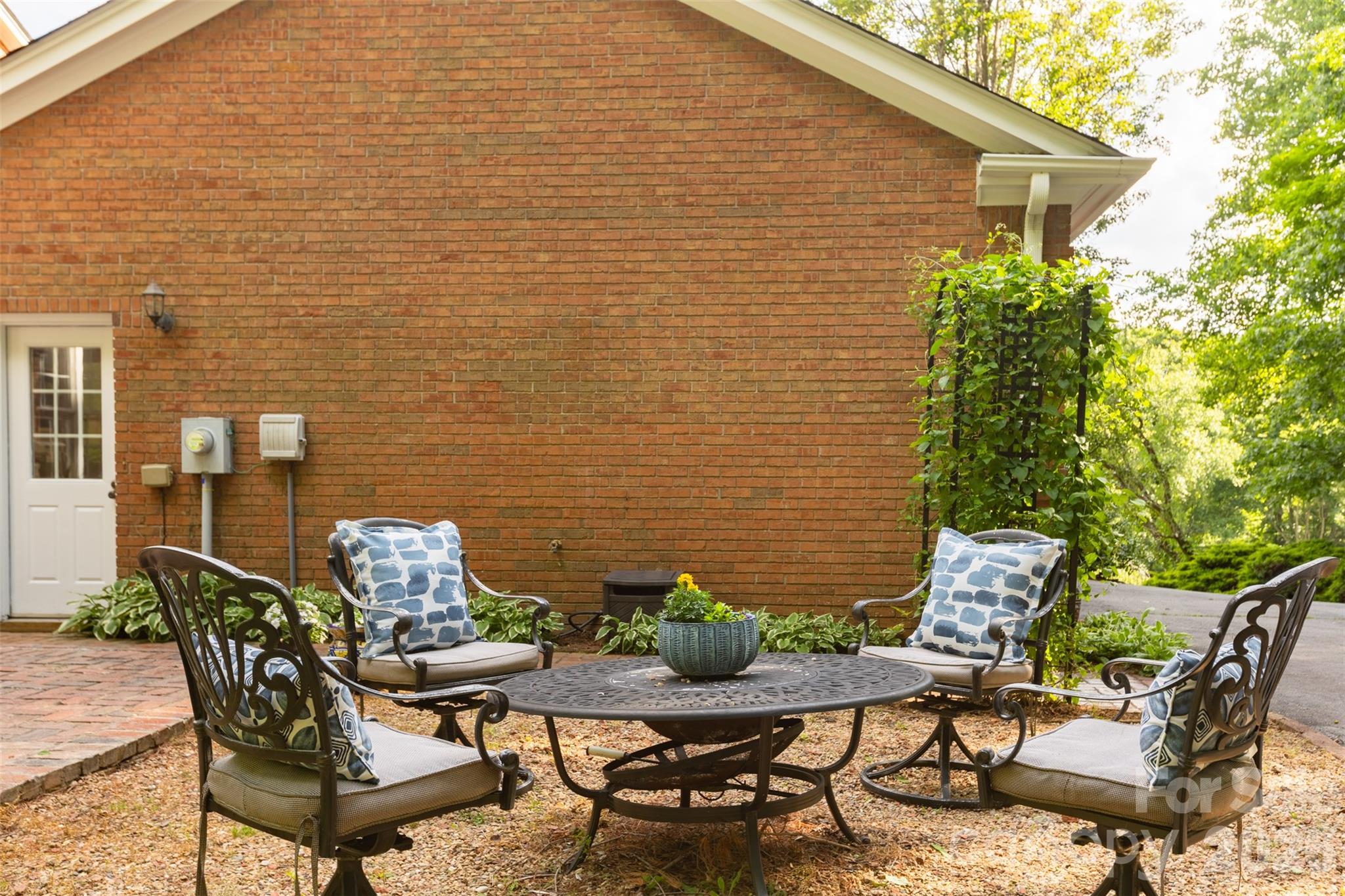 425 Sondley Woods Place Property Photo 35