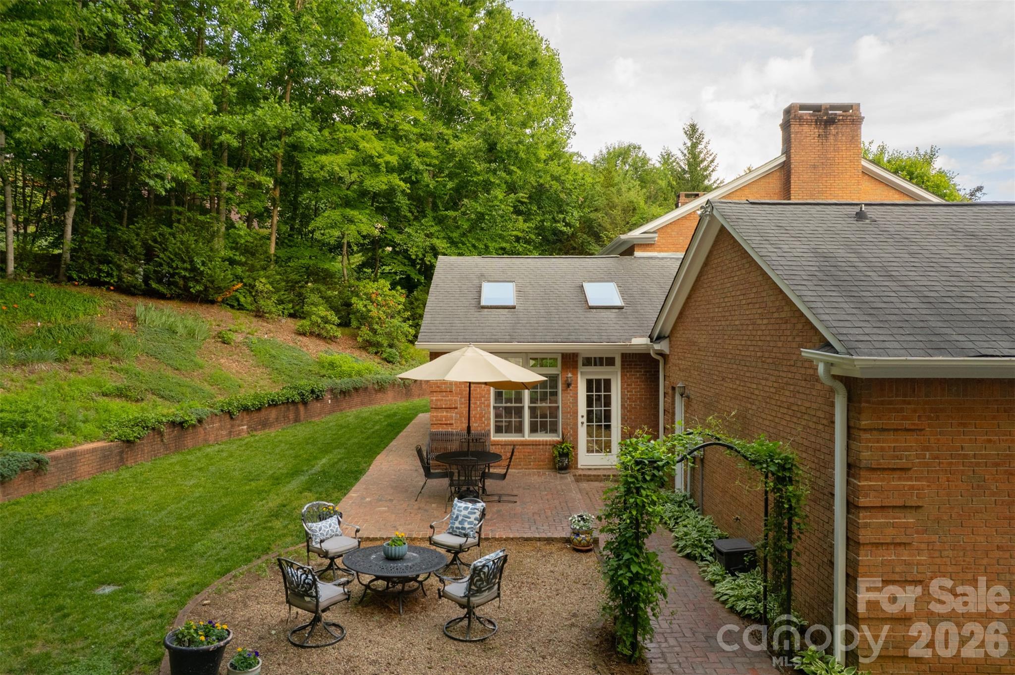 425 Sondley Woods Place Property Photo 38