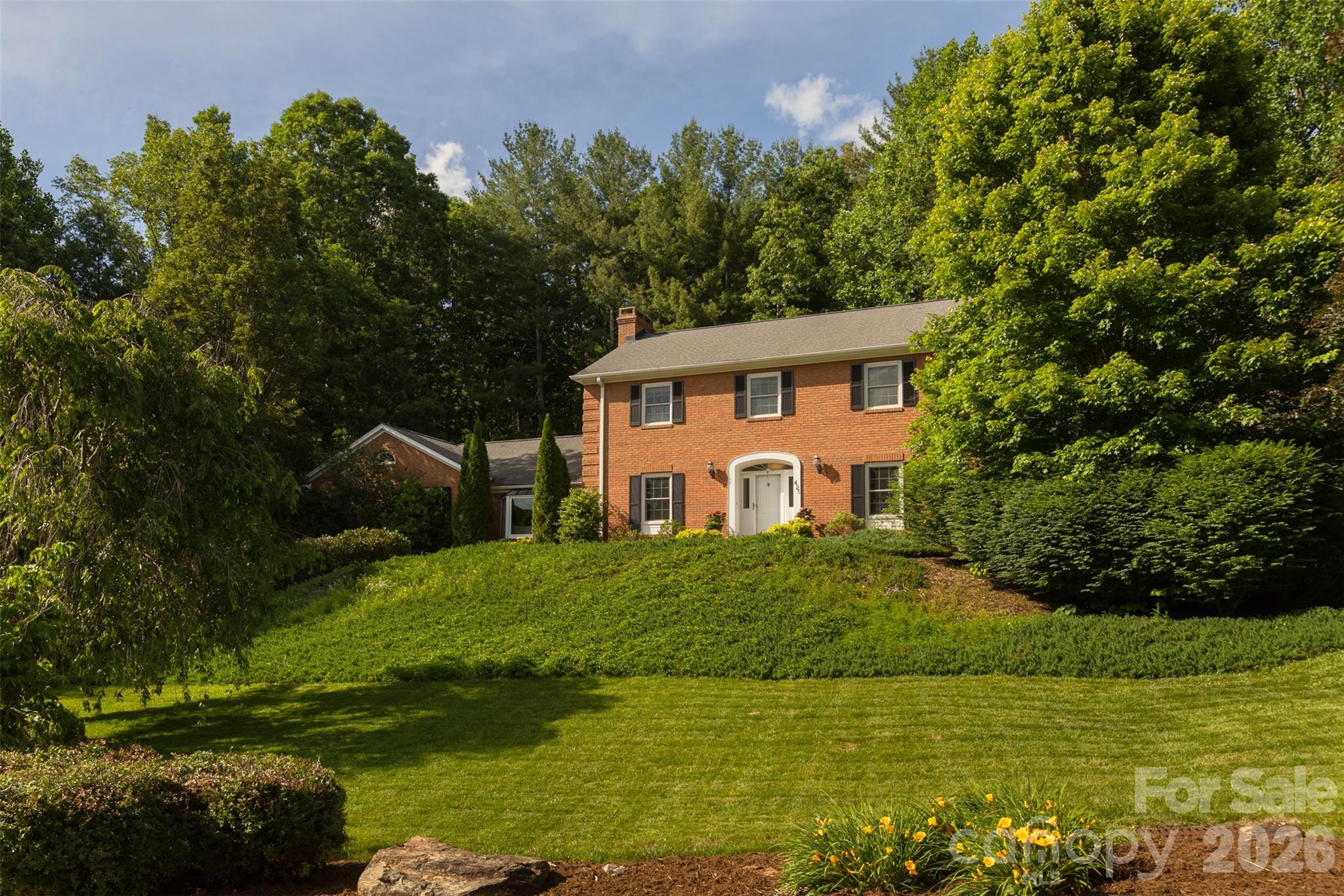 425 Sondley Woods Place Property Photo 48