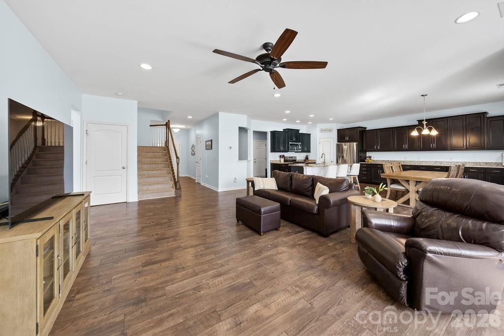 11033 Crane Creek Drive Property Photo 7