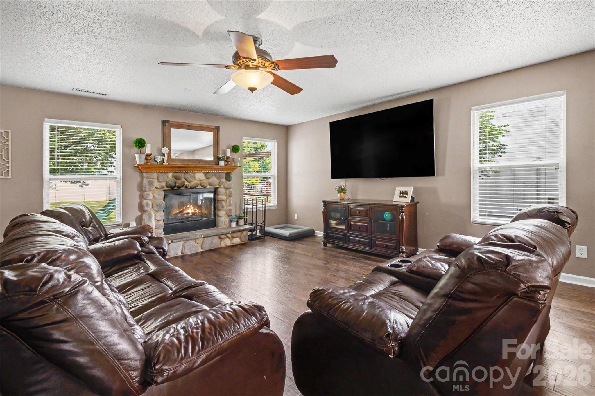 1505 Morning Dove Way Property Photo 3