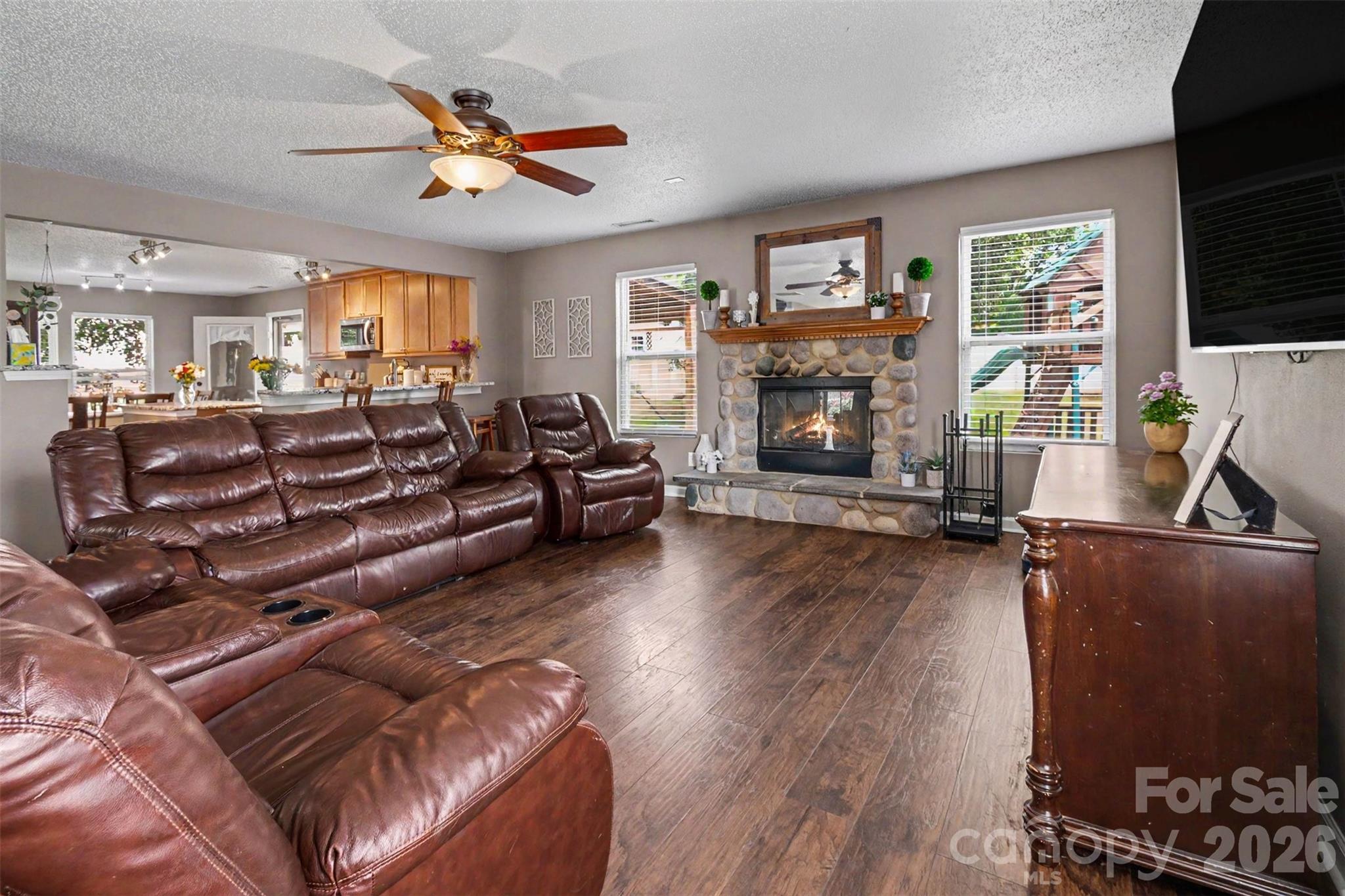1505 Morning Dove Way Property Photo 4
