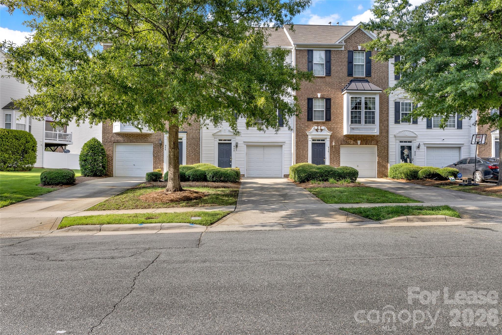 940 Tiger Lane Property Photo 2