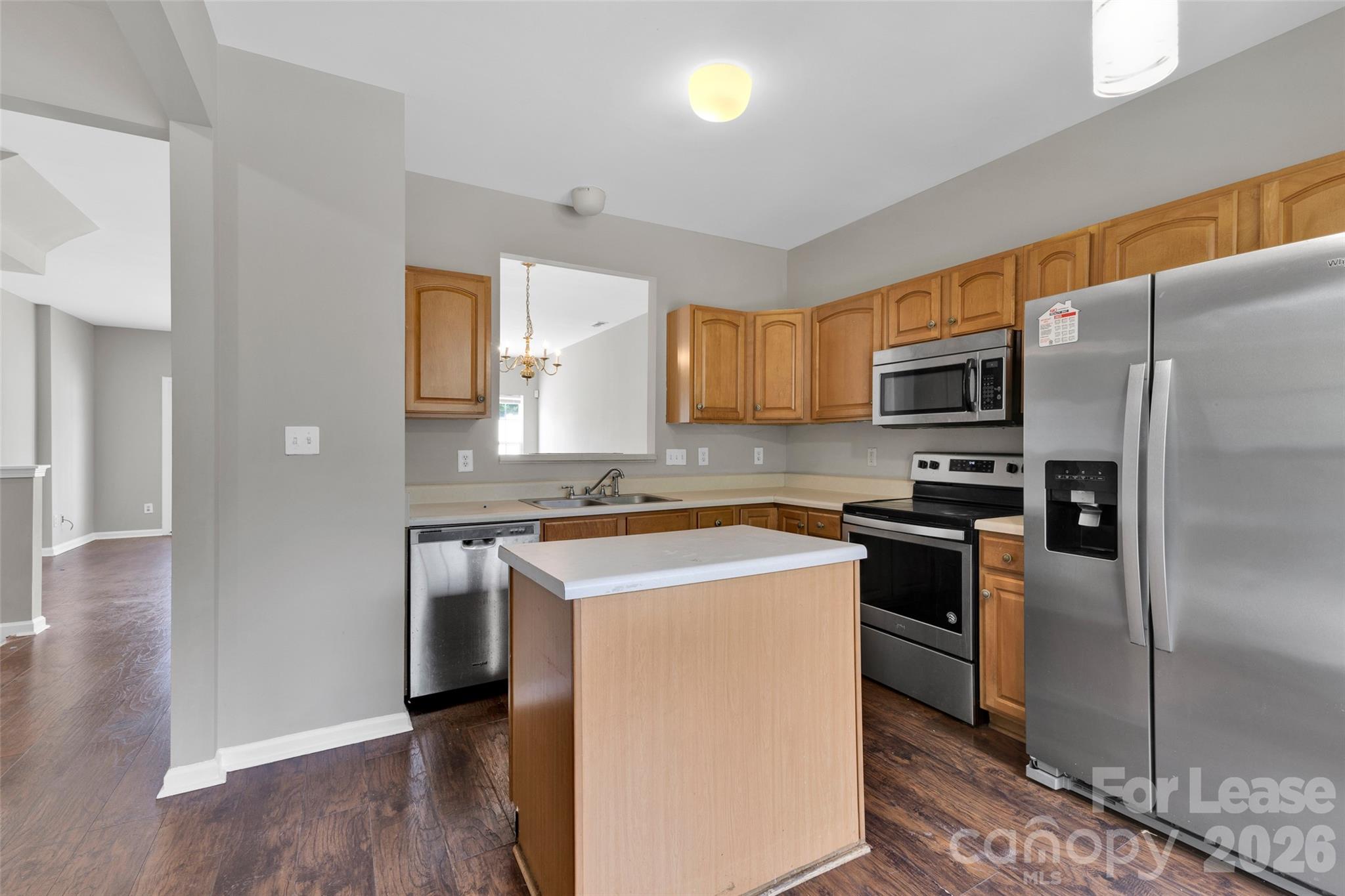 940 Tiger Lane Property Photo 4