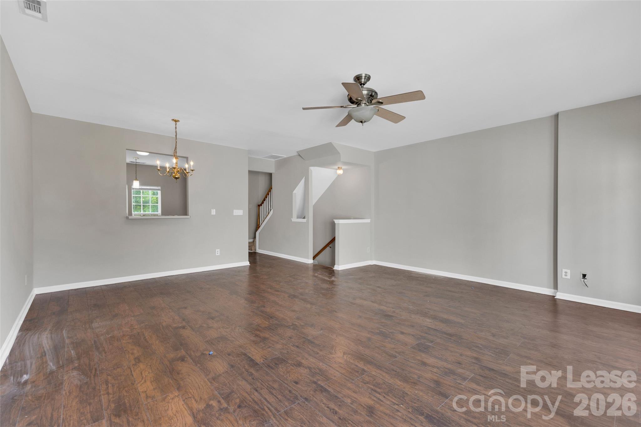 940 Tiger Lane Property Photo 8