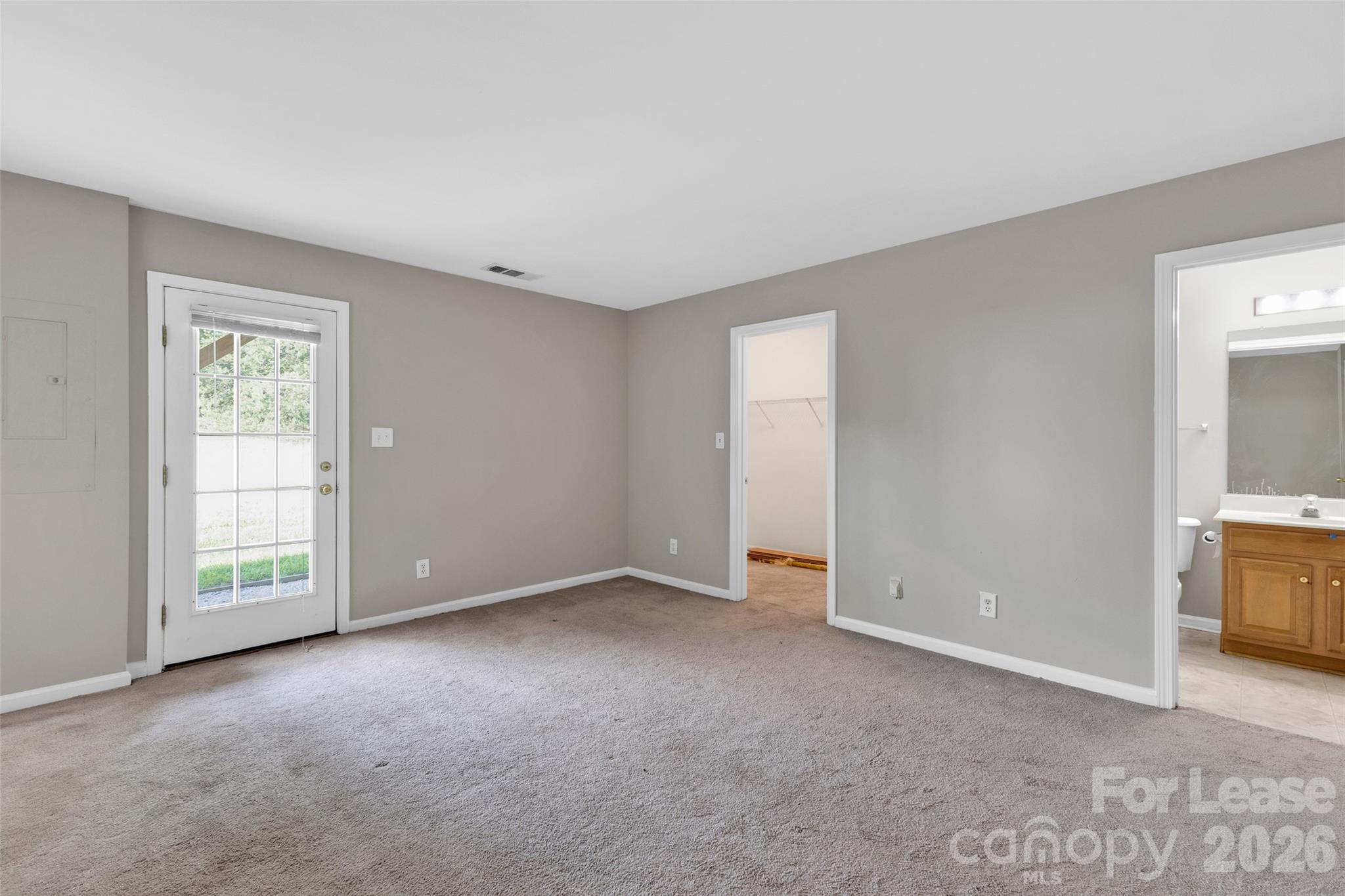 940 Tiger Lane Property Photo 10