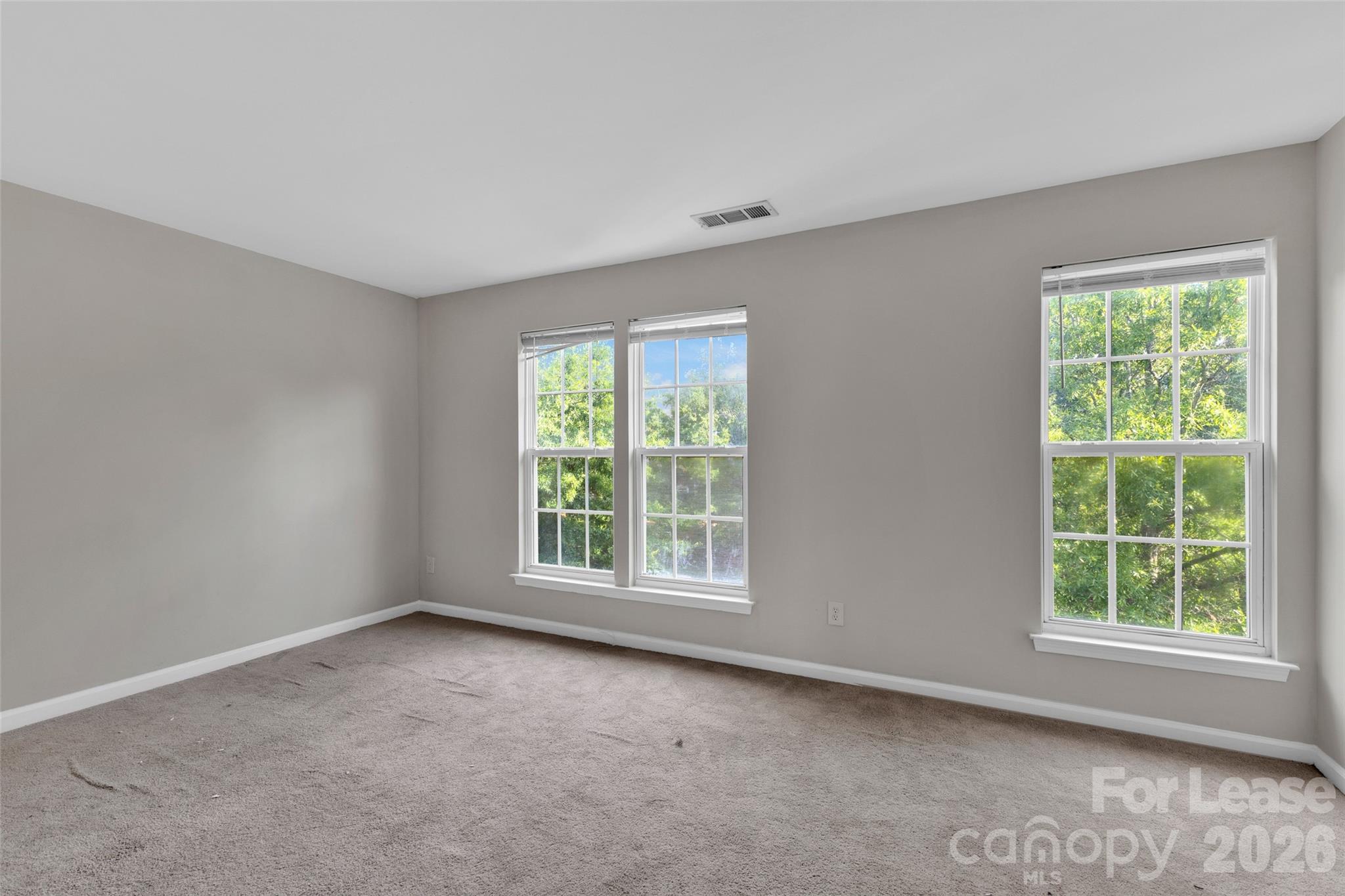 940 Tiger Lane Property Photo 13