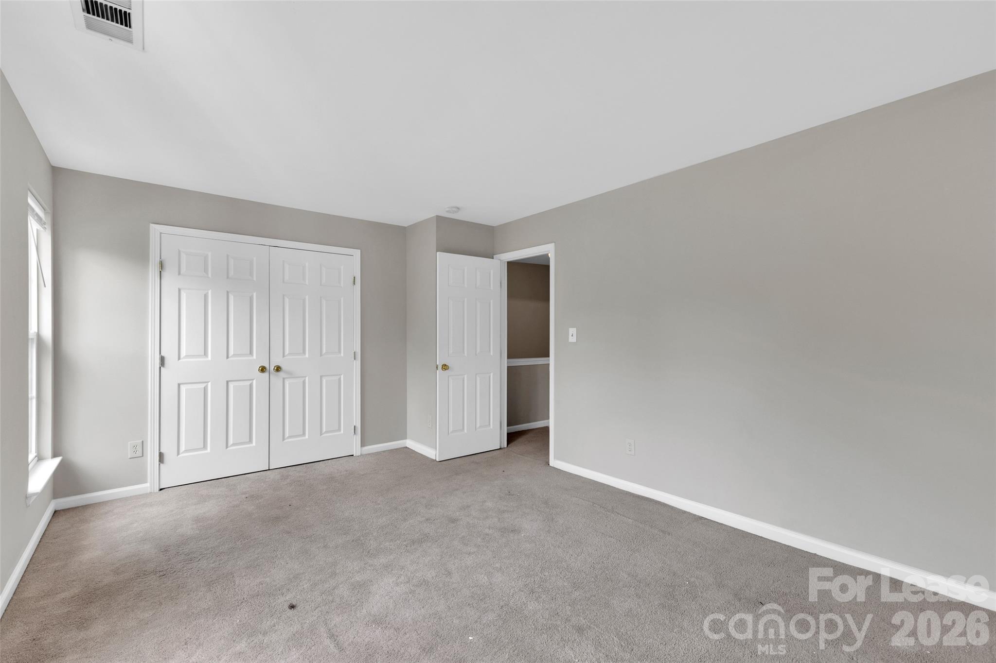 940 Tiger Lane Property Photo 14