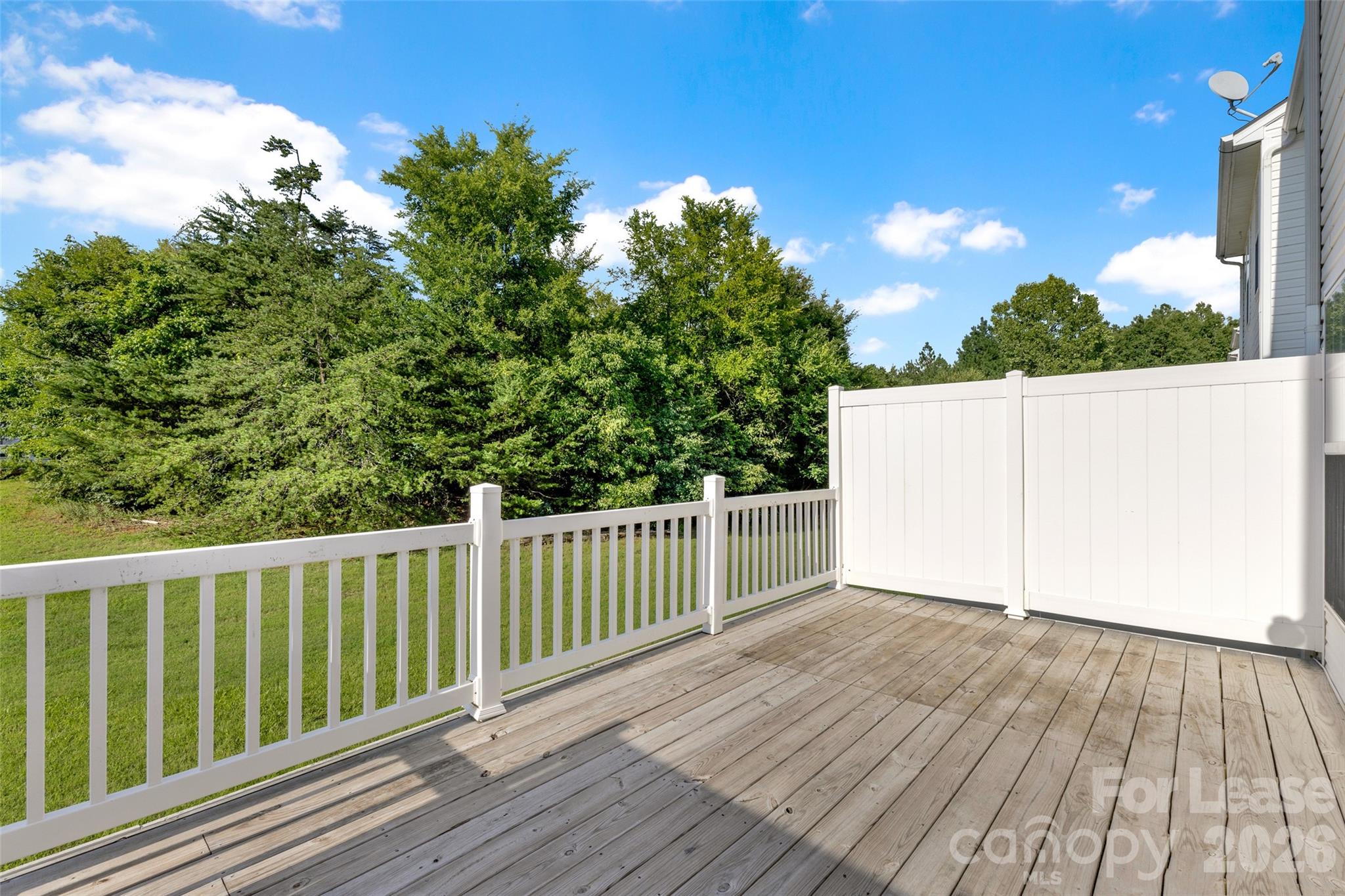 940 Tiger Lane Property Photo 22