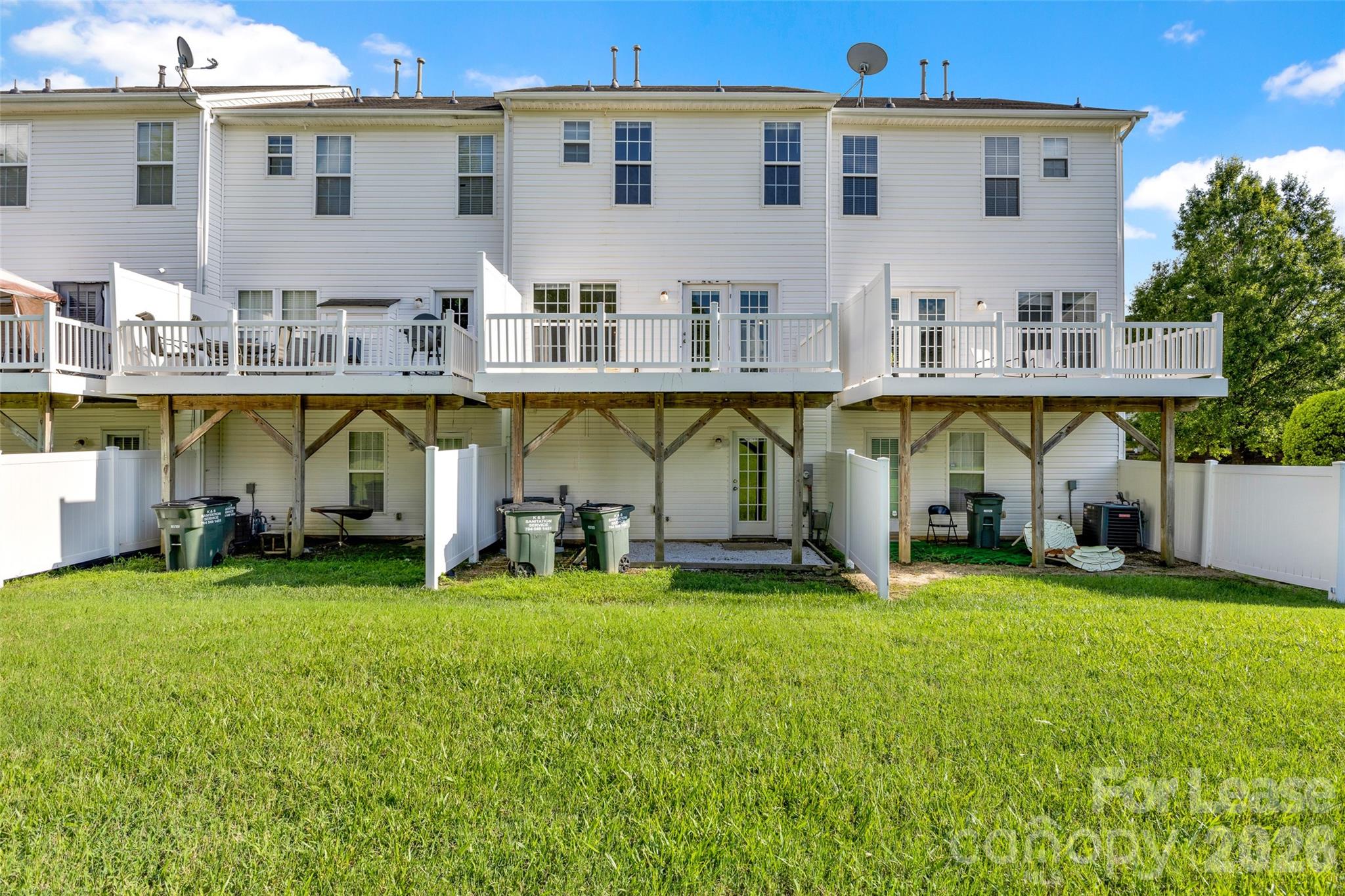 940 Tiger Lane Property Photo 23