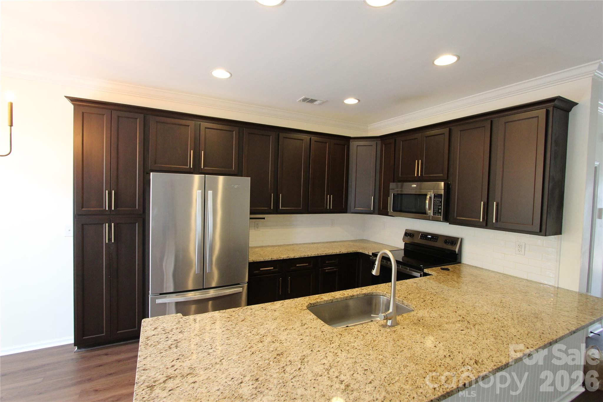 626 Fountain Court Property Photo 6