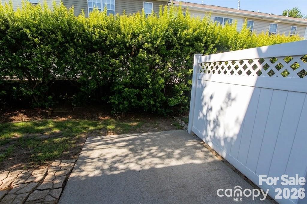 626 Fountain Court Property Photo 23