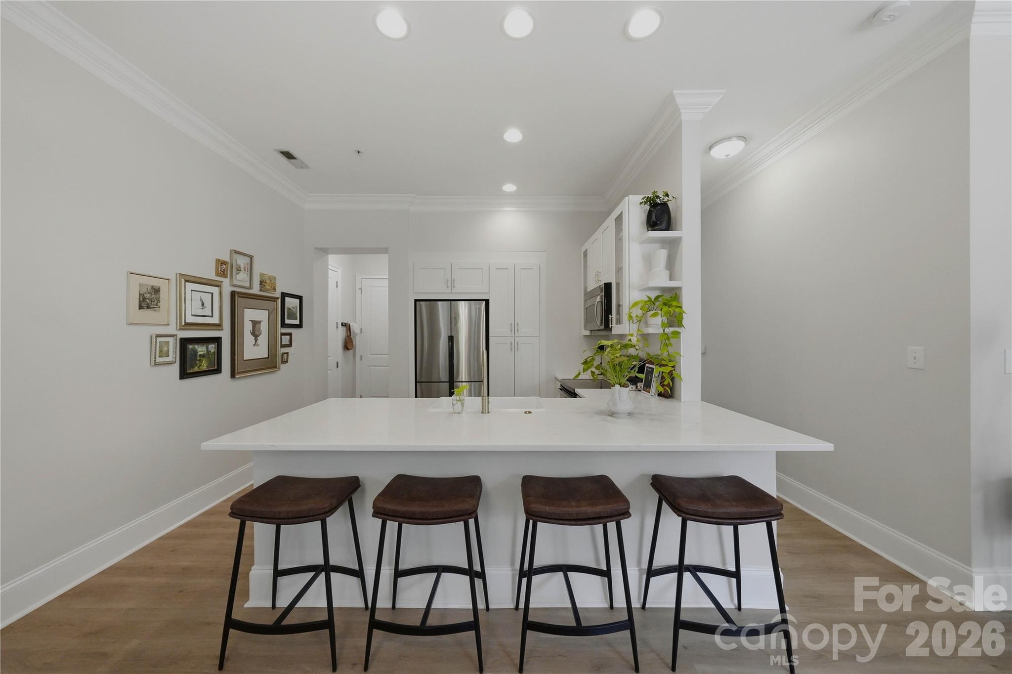 2946 Selwyn Avenue 112 Property Photo 6